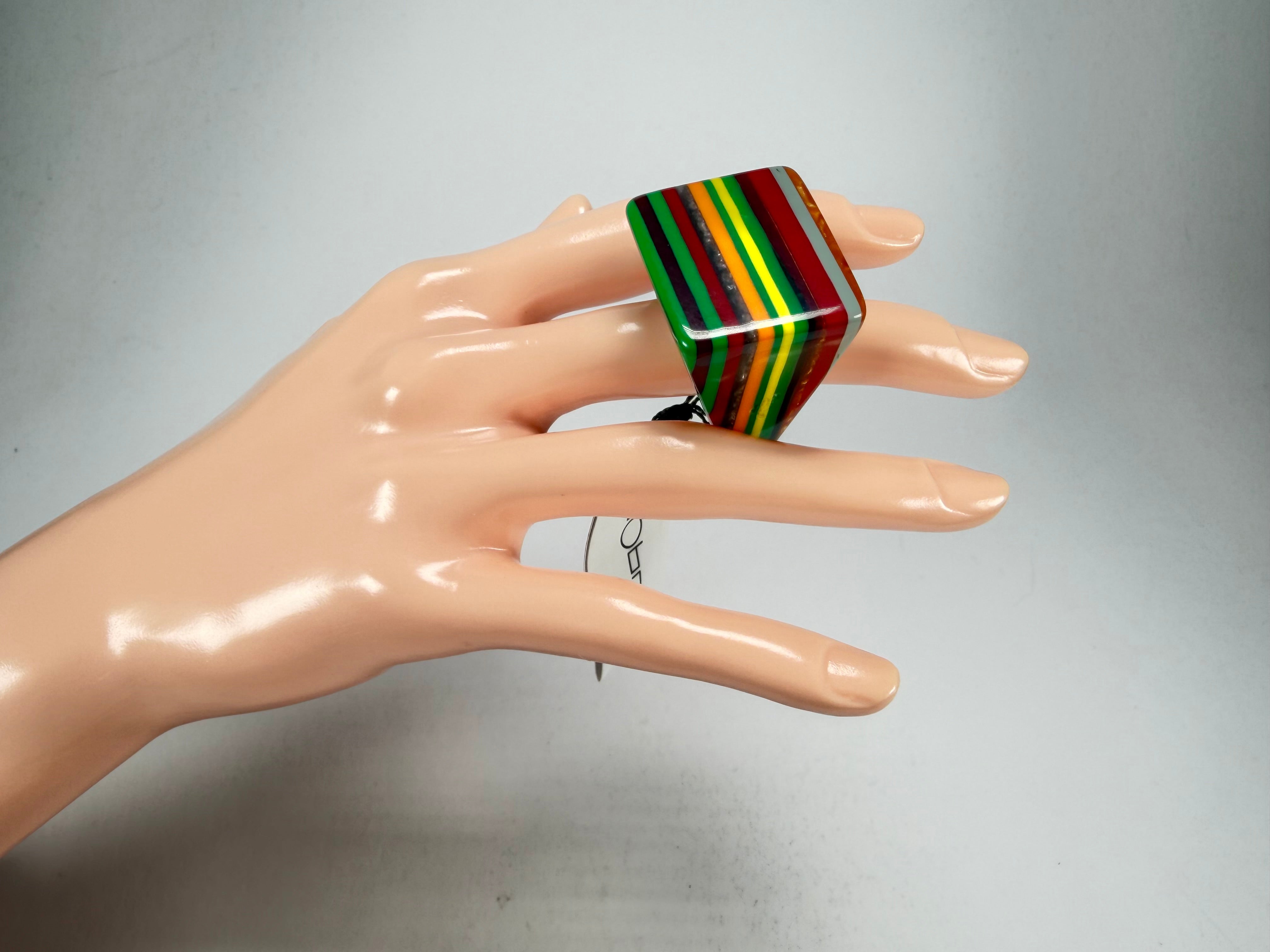 Sobral - Pop Art "Carre" Resin Ring ( 001828 ) - Size UK N / US 6.5