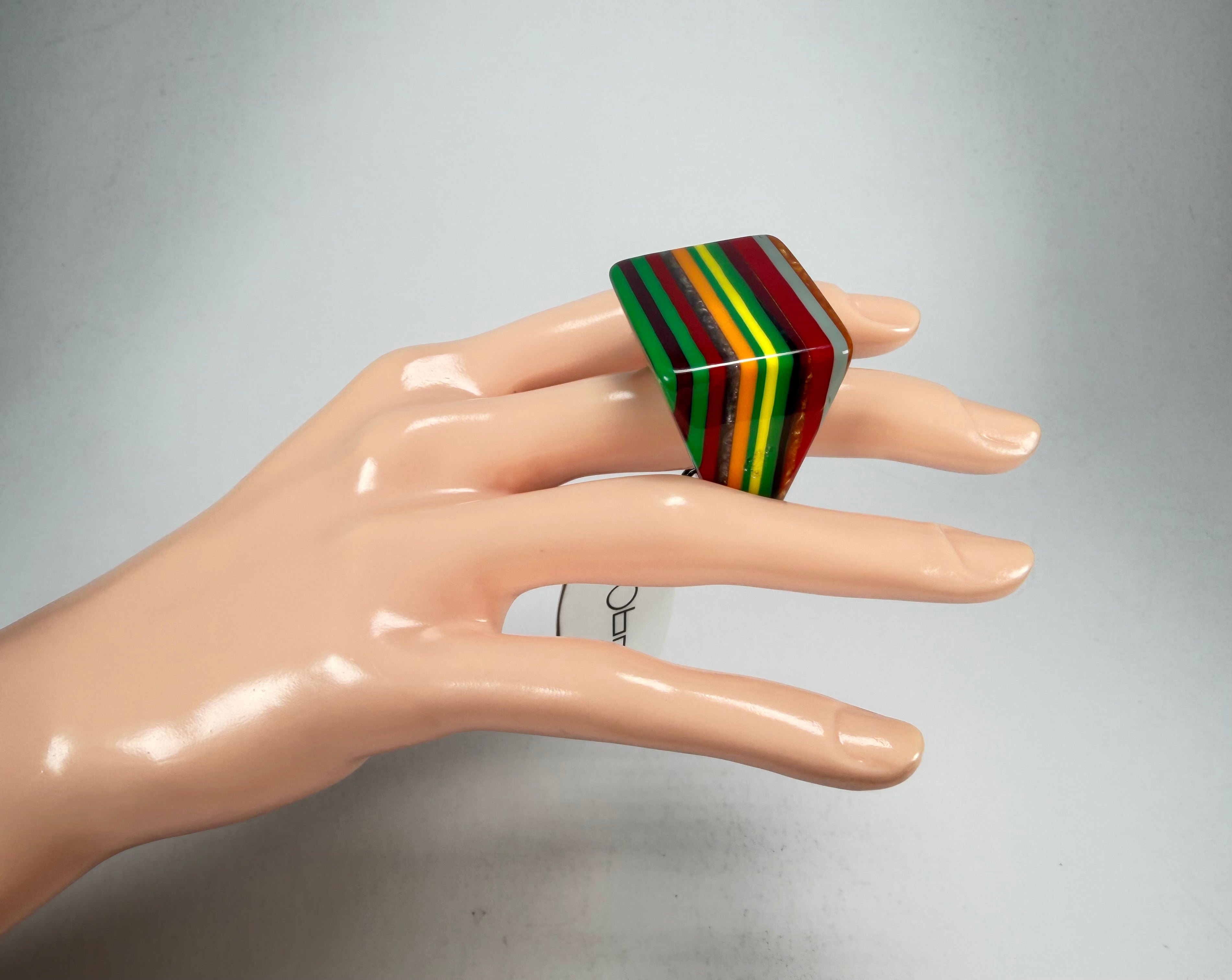 Sobral - Pop Art "Carre" Resin Ring ( 001828 ) - Size UK N / US 6.5