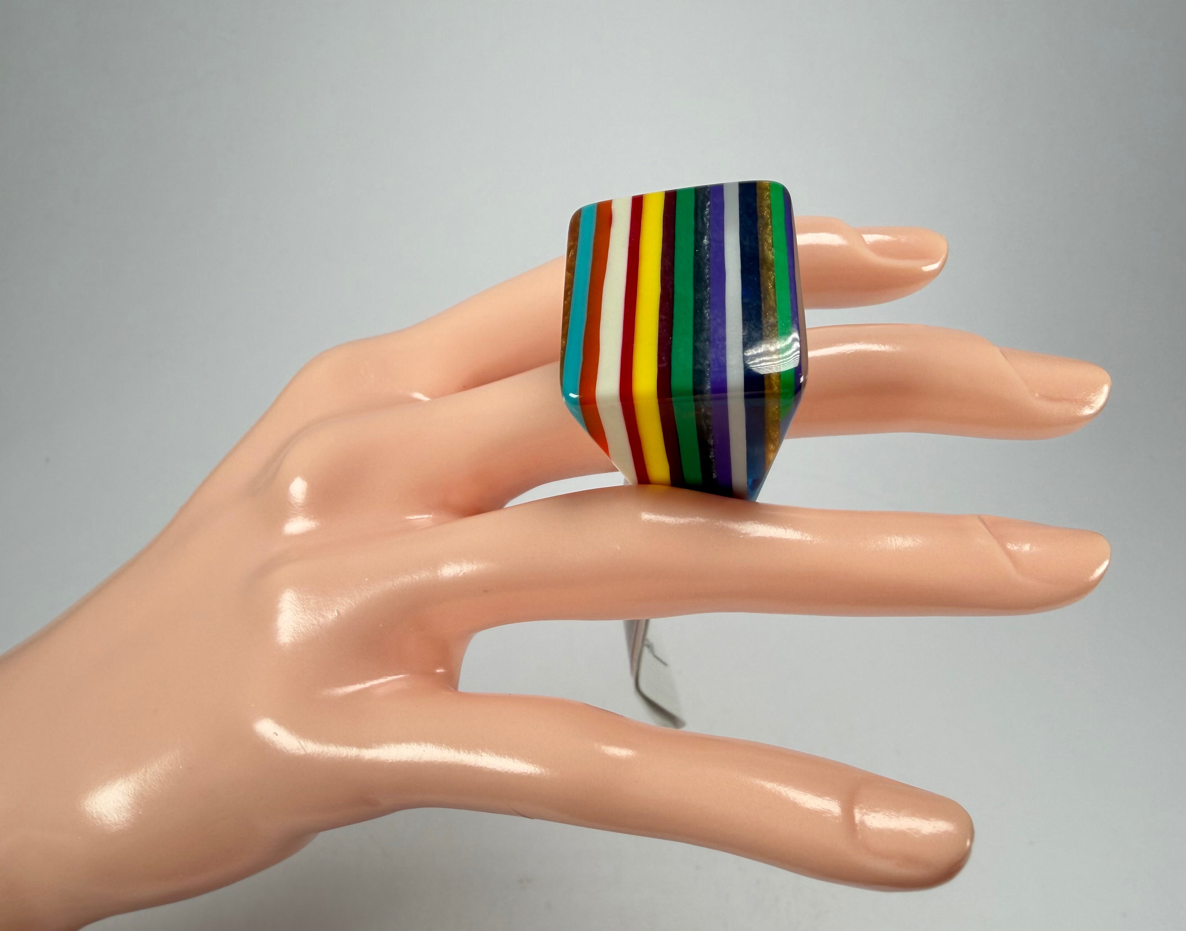 Sobral - Pop Art "Carre" Resin Ring ( 001828 ) - Size UK O / US 7