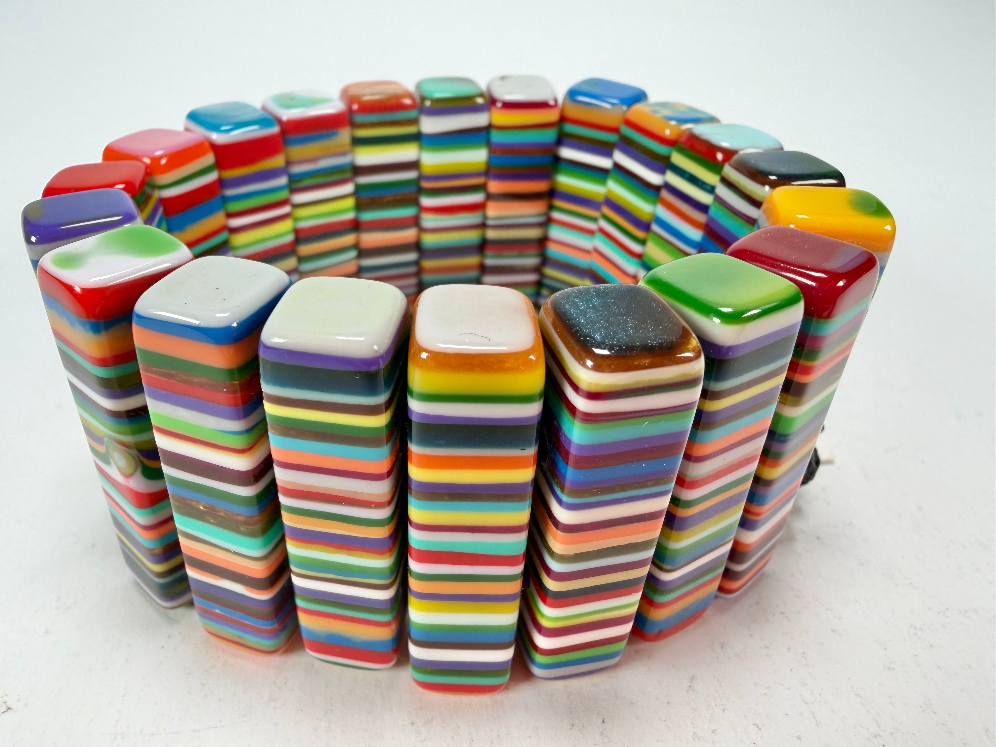 Sobral - Pop Art "Studio Creation" Elasticated Resin Bracelet ( 000000 )