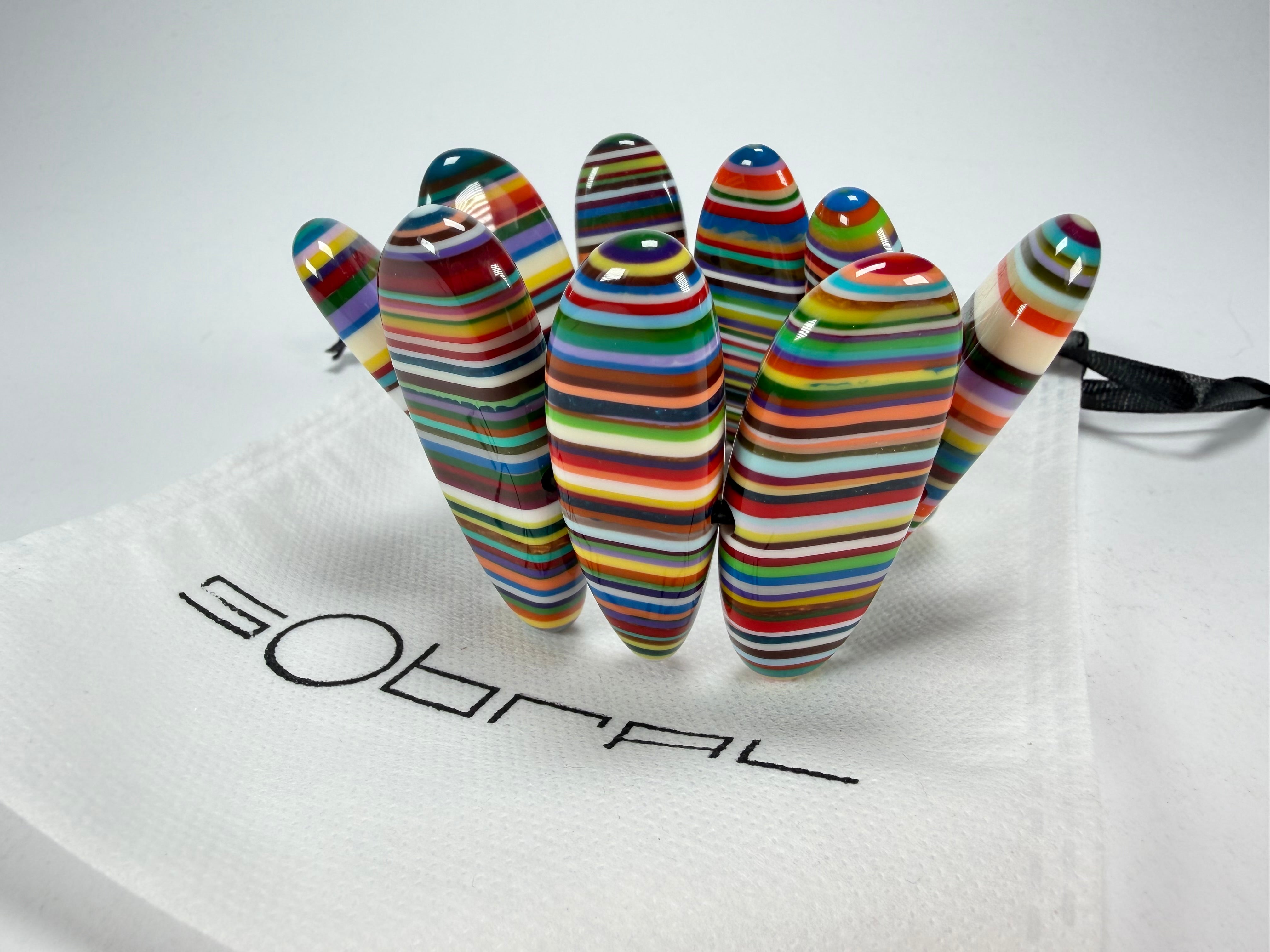 Sobral - Pop Art "Pipe" Elasticated Resin Bracelet ( 005424 )