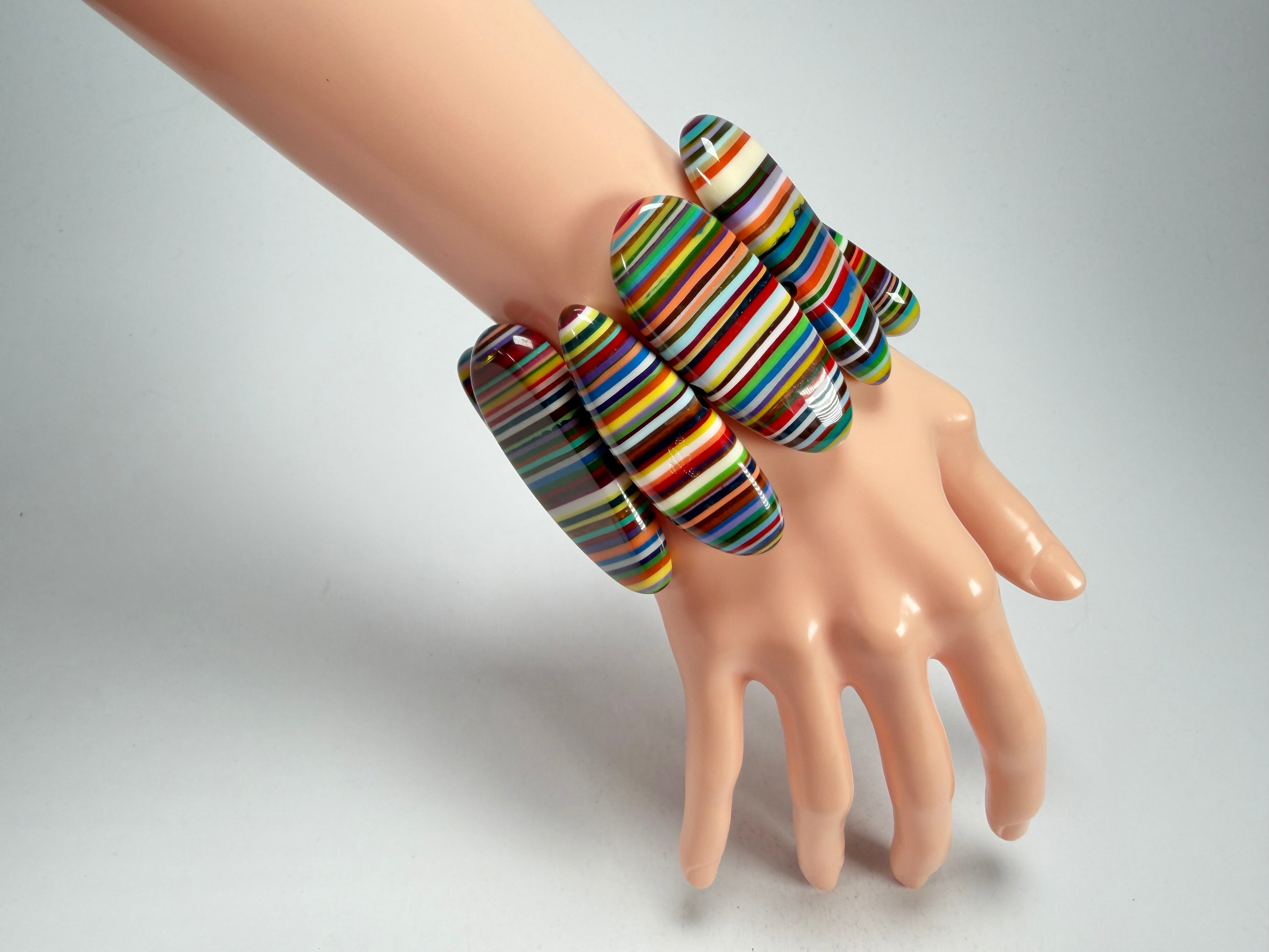 Sobral - Pop Art "Pipe" Elasticated Resin Bracelet ( 005424 )