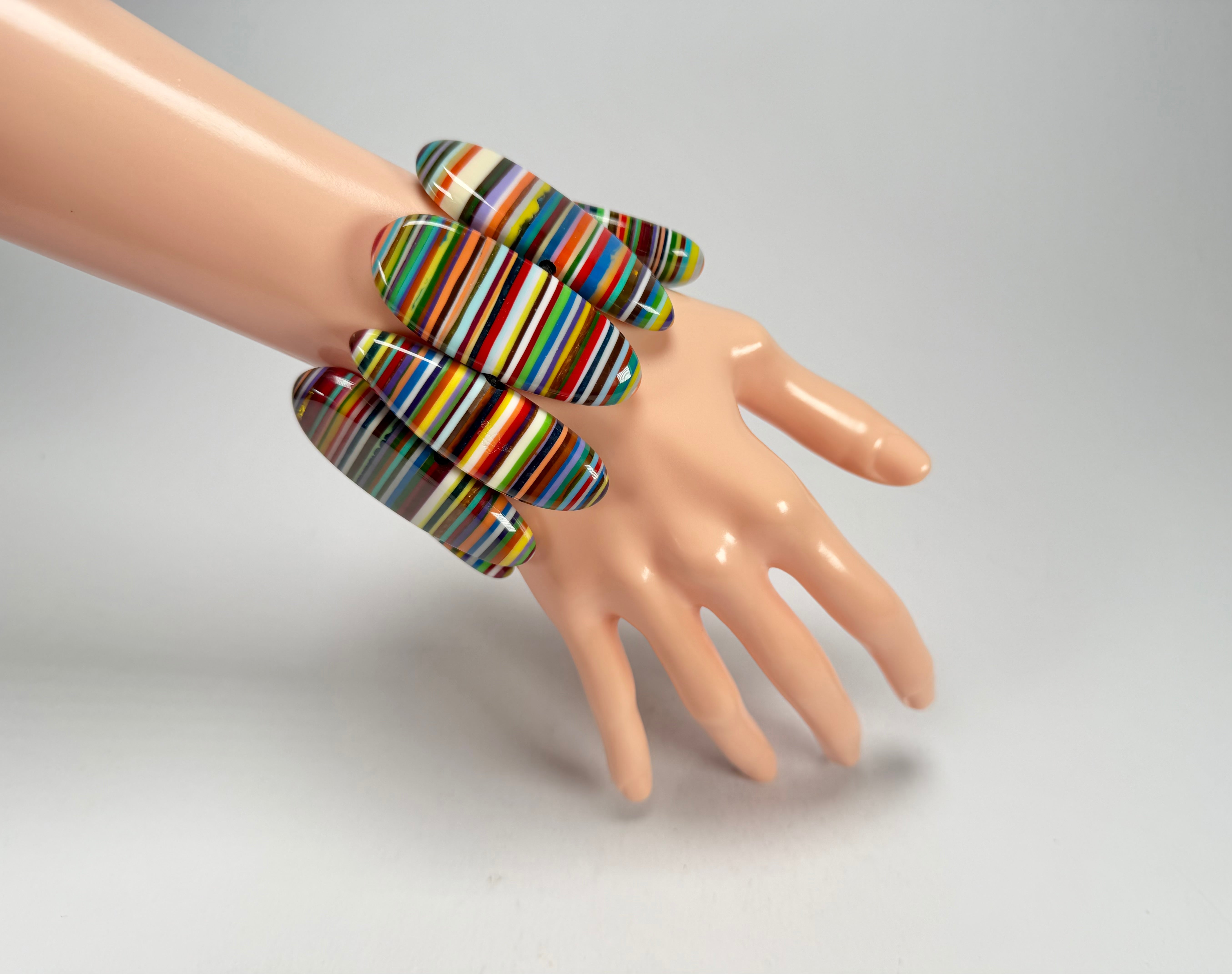 Sobral - Pop Art "Pipe" Elasticated Resin Bracelet ( 005424 )