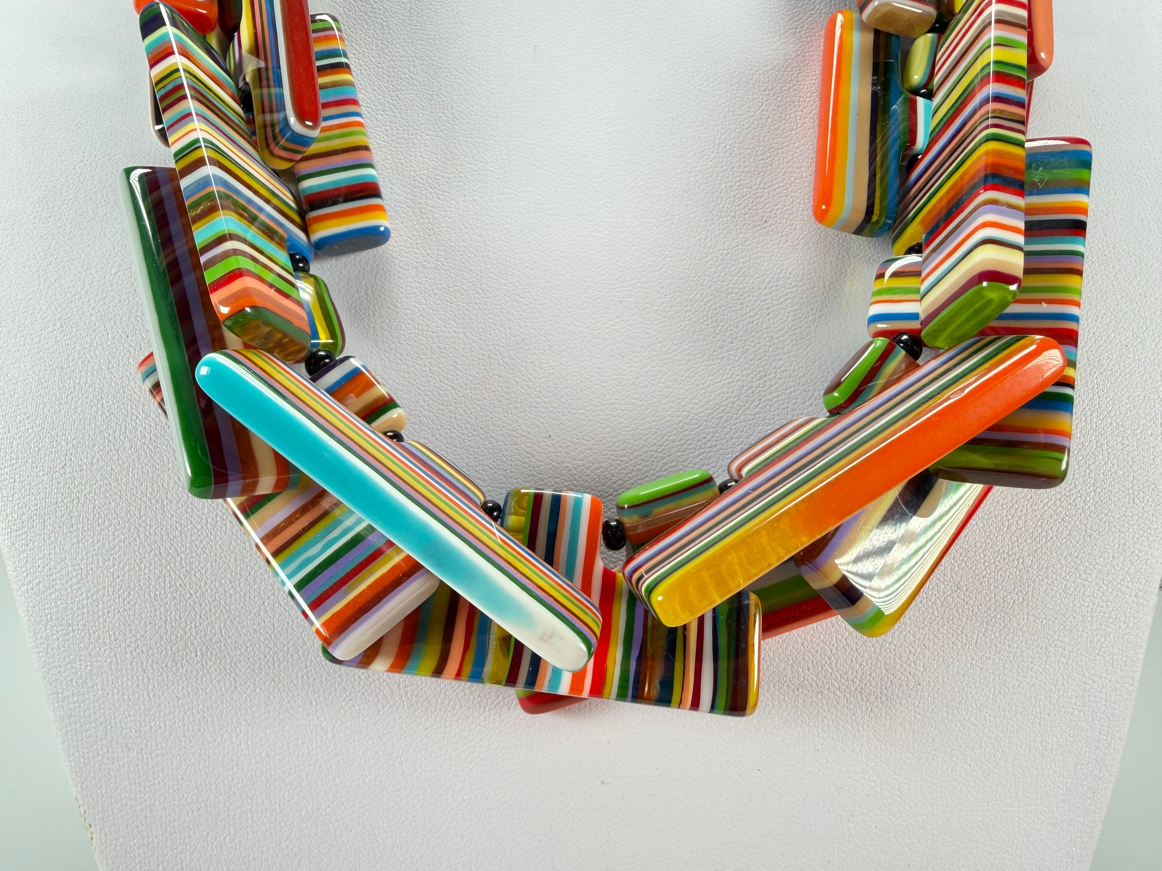 Sobral - Pop Art "Neoconcretismo" Resin Necklace ( 003885 )