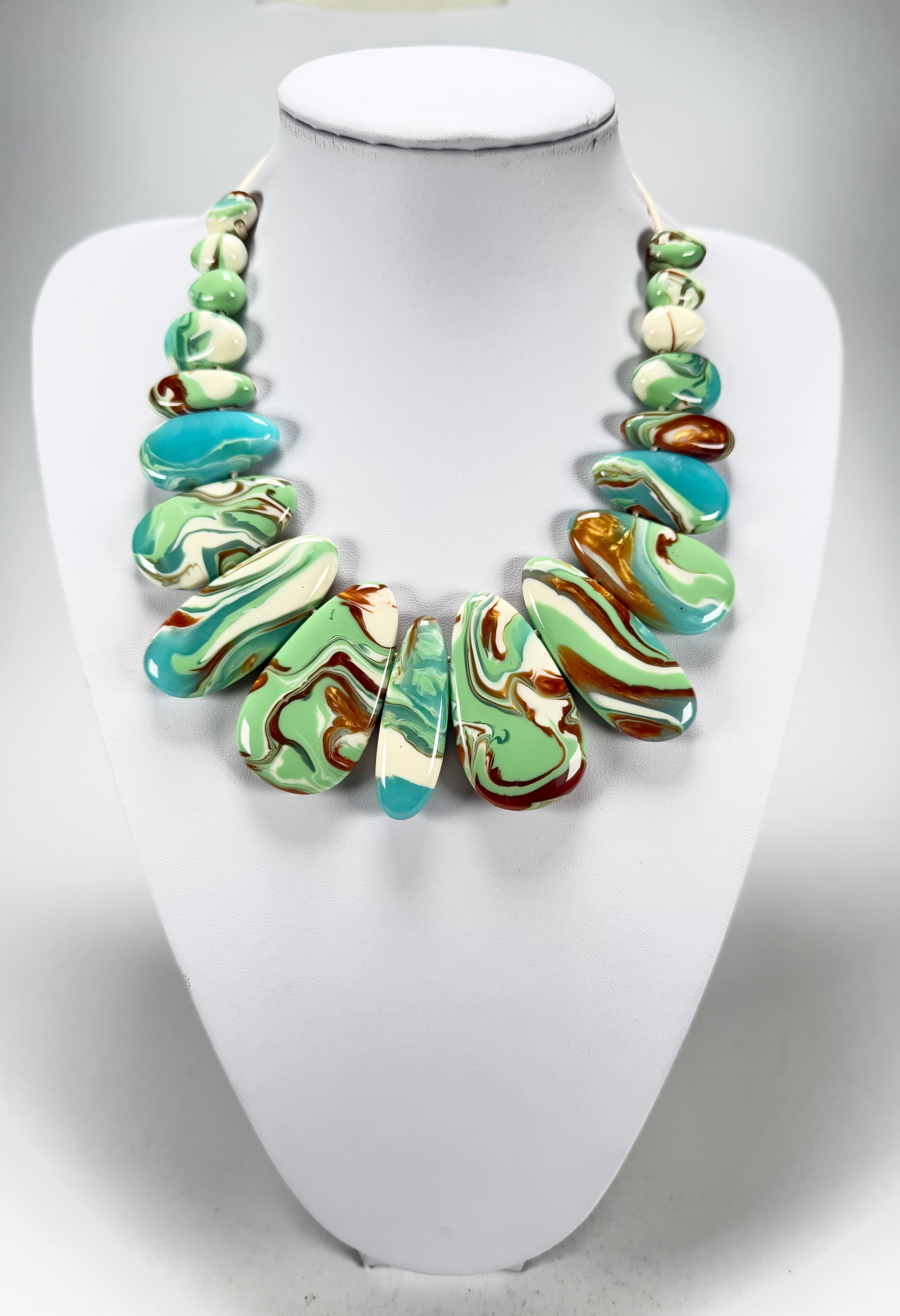 Sobral - Eteria "Marou" Resin Necklace ( 005422 )