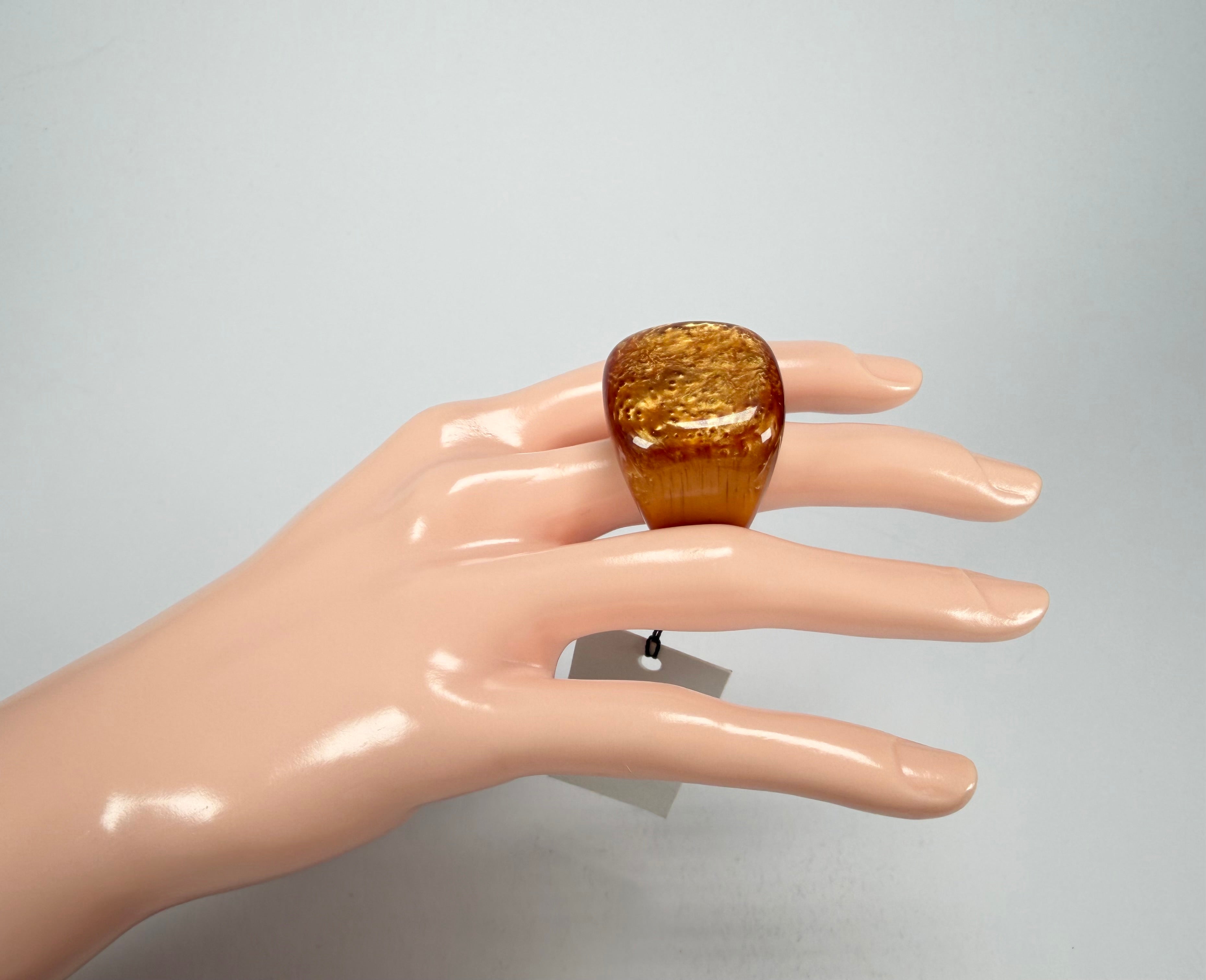Sobral - Honey "Wave" Resin Ring ( 005325 ) - Size UK P / US 7.5