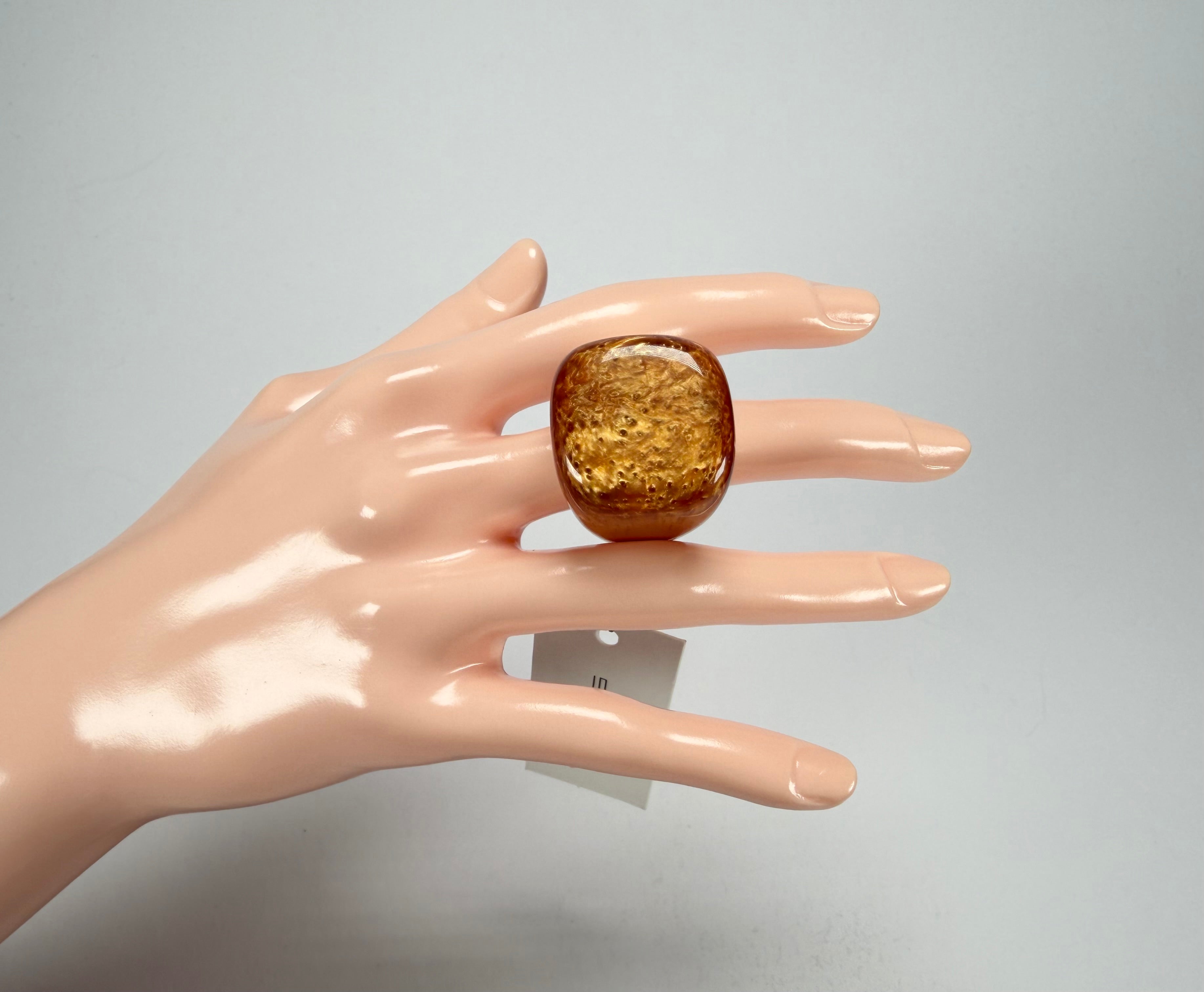 Sobral - Honey "Wave" Resin Ring ( 005325 ) - Size UK P / US 7.5