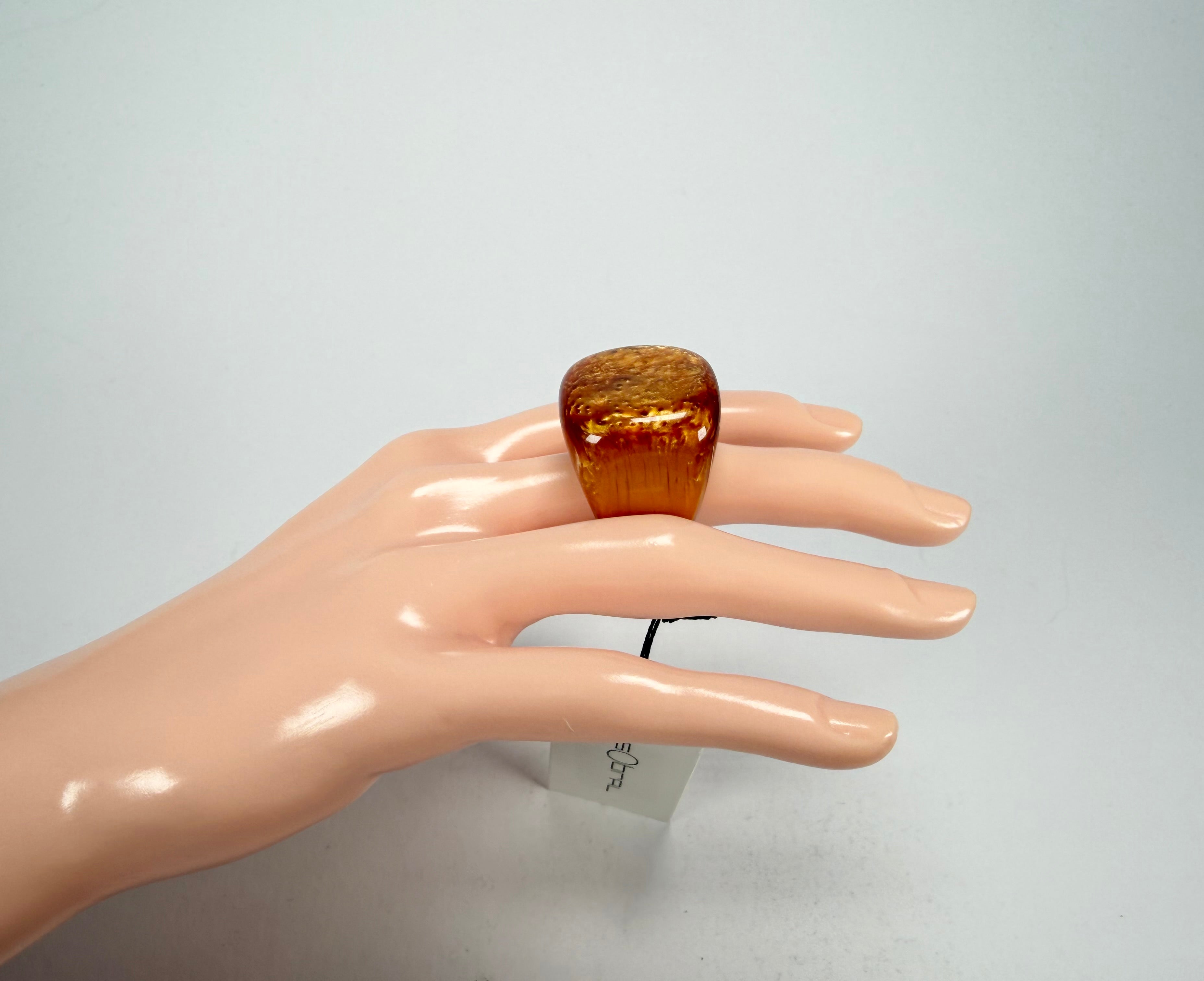 Sobral - Honey "Wave" Resin Ring ( 005325 ) - Size UK P / US 7.5