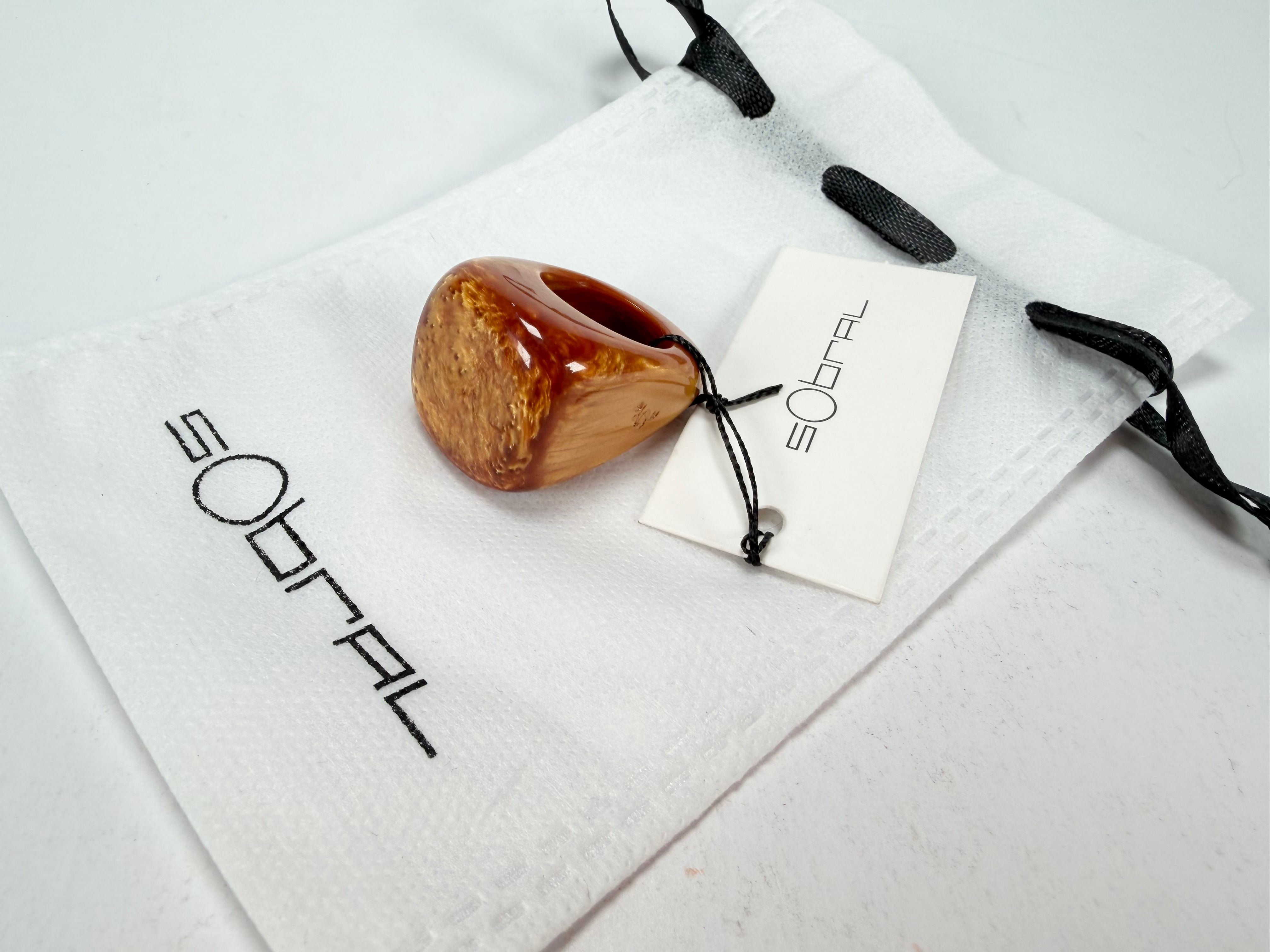 Sobral - Honey "Wave" Resin Ring ( 005325 ) - Size UK P / US 7.5