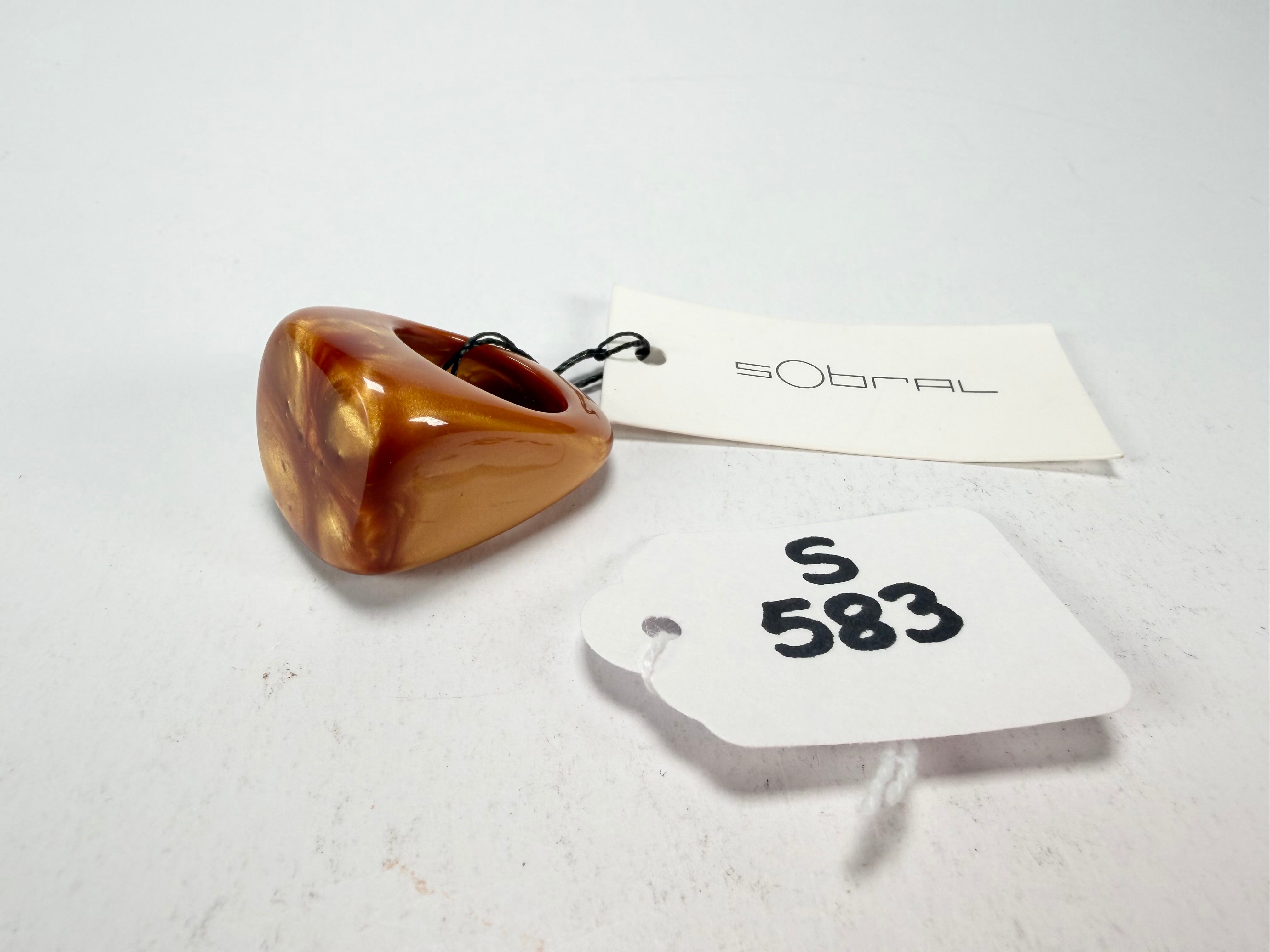 Sobral - Honey "Wave" Resin Ring ( 005325 ) - Size UK R / US 9