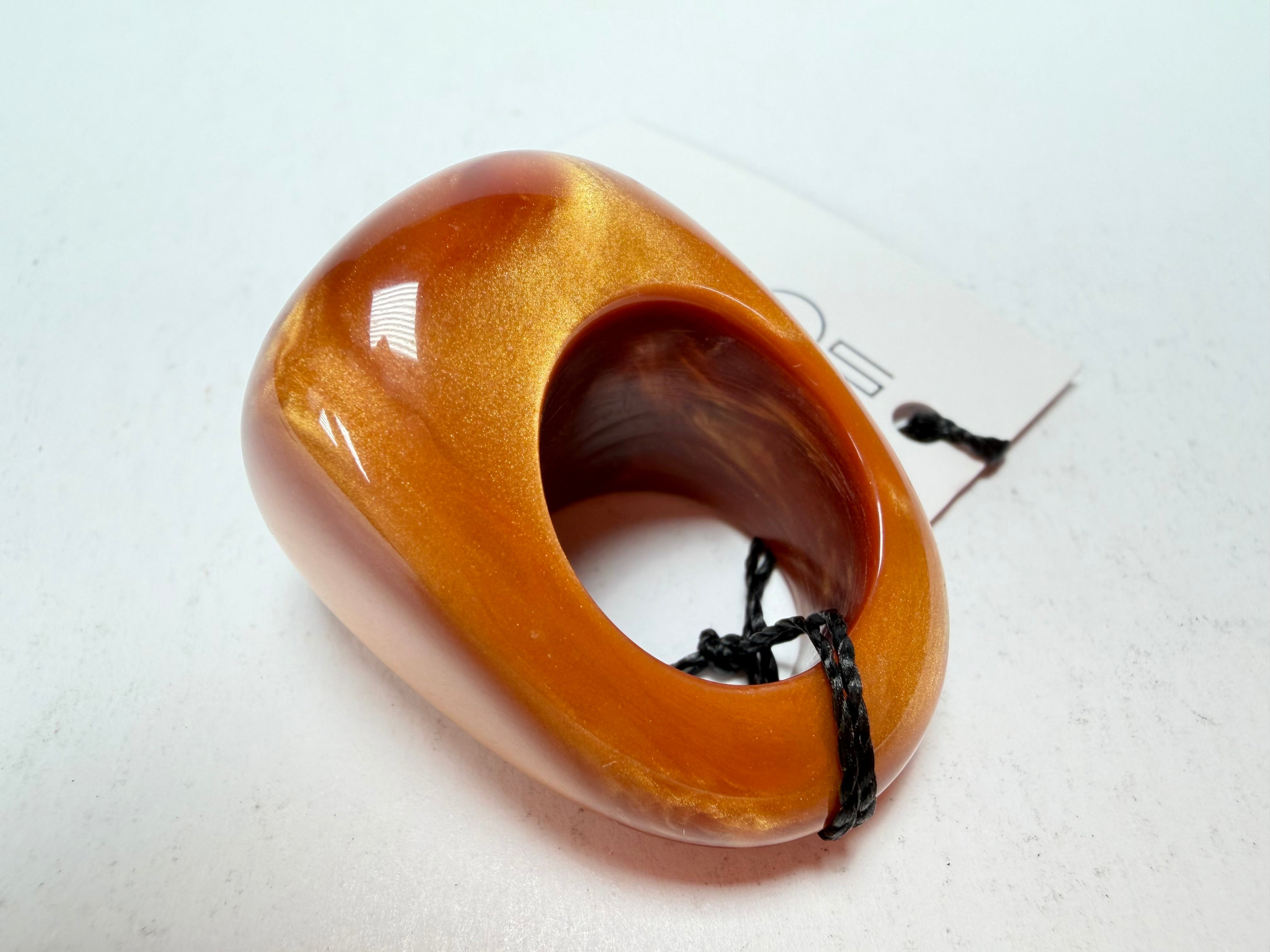 Sobral - Honey "Wave" Resin Ring ( 005325 ) - Size UK N / US 7