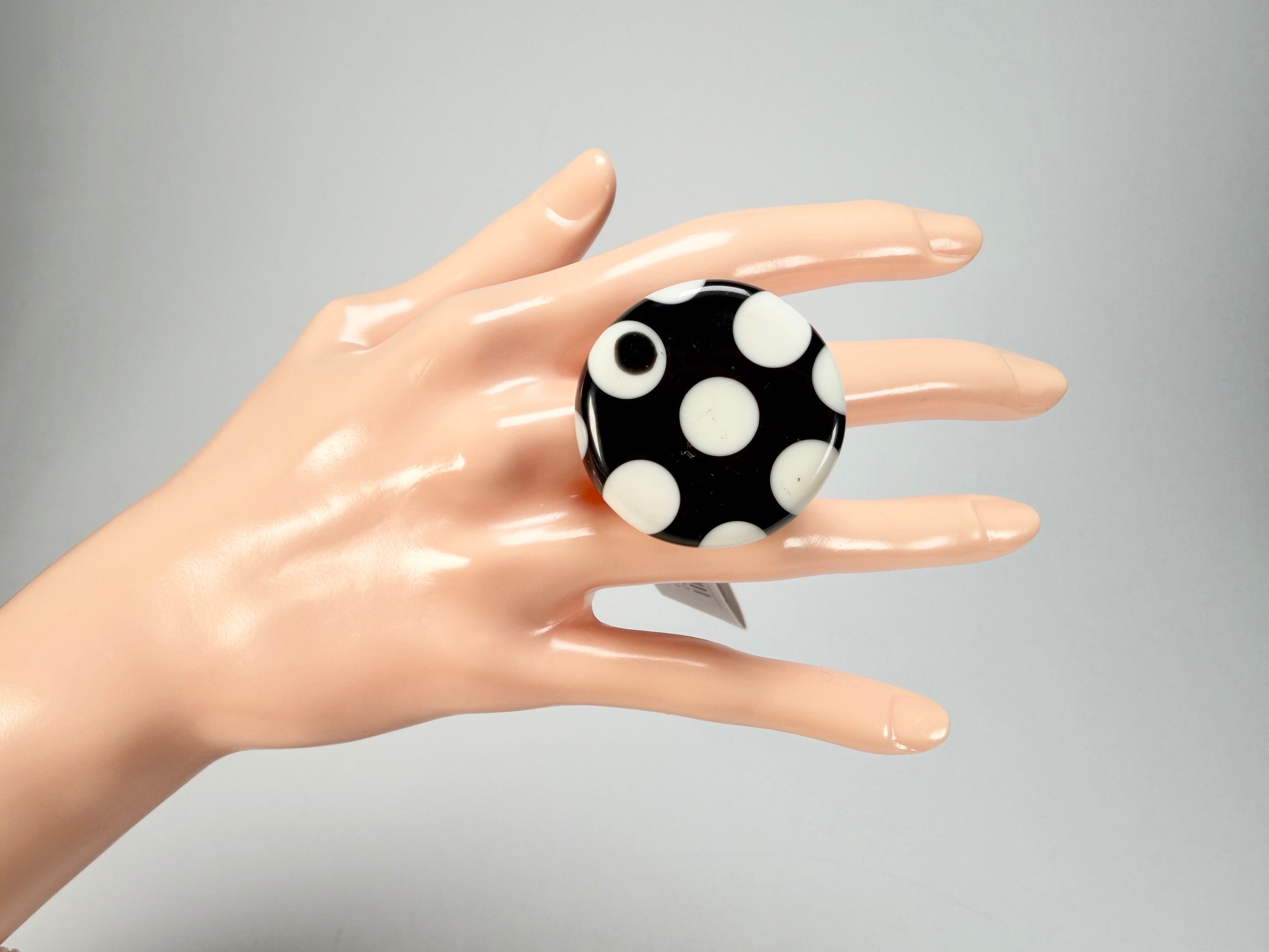 Sobral - Dots "Dots" Black & White Resin Ring ( 005354 ) - Size UK V / US 10.5