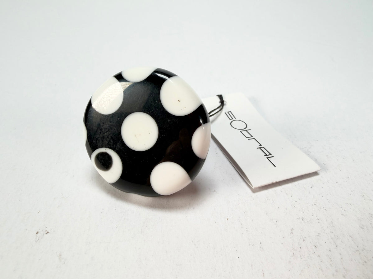 Sobral - Dots "Dots" Black & White Resin Ring ( 005354 ) - Size UK V / US 10.5