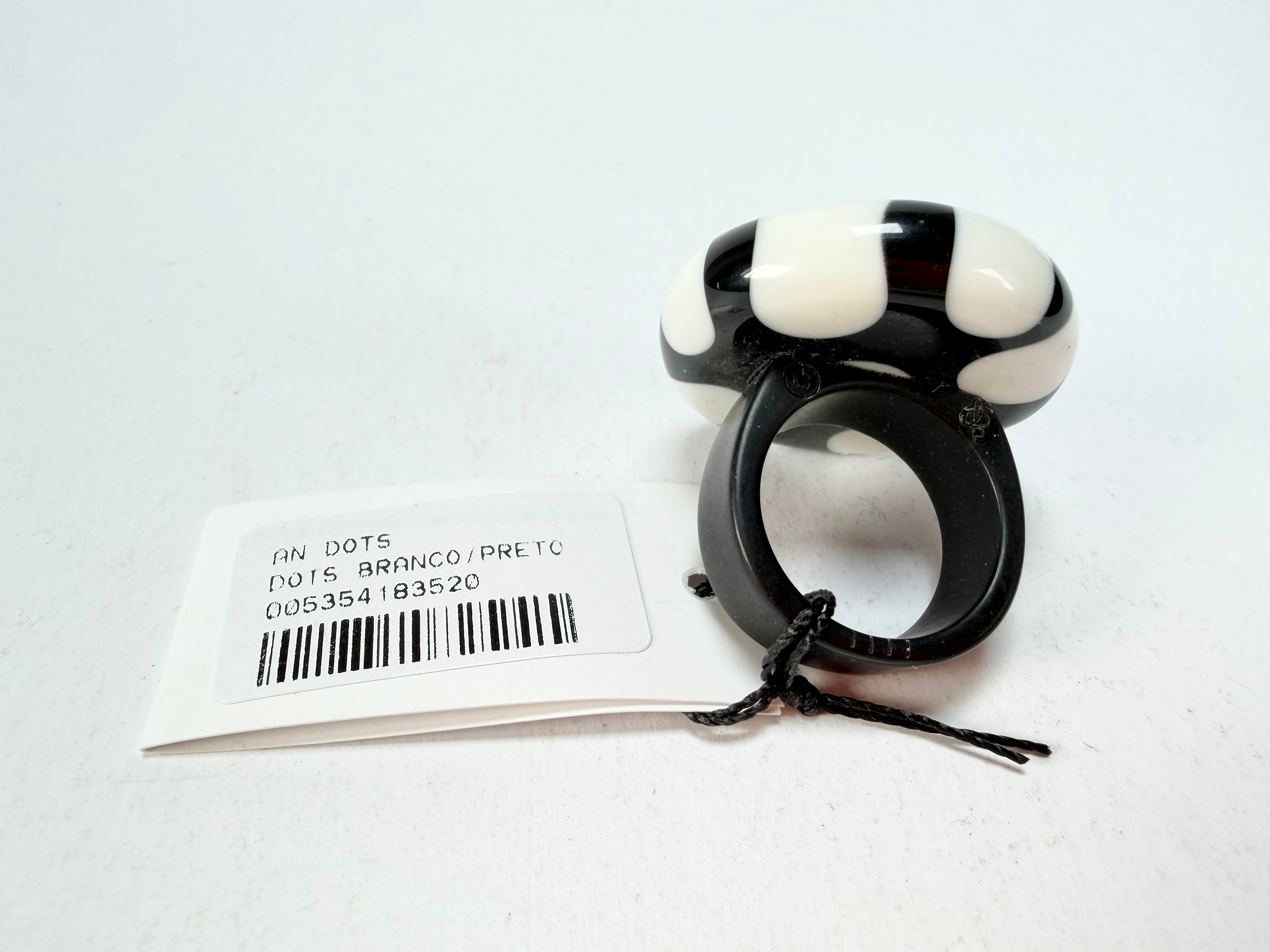Sobral - Dots "Dots" Black & White Resin Ring ( 005354 ) - Size UK V / US 10.5