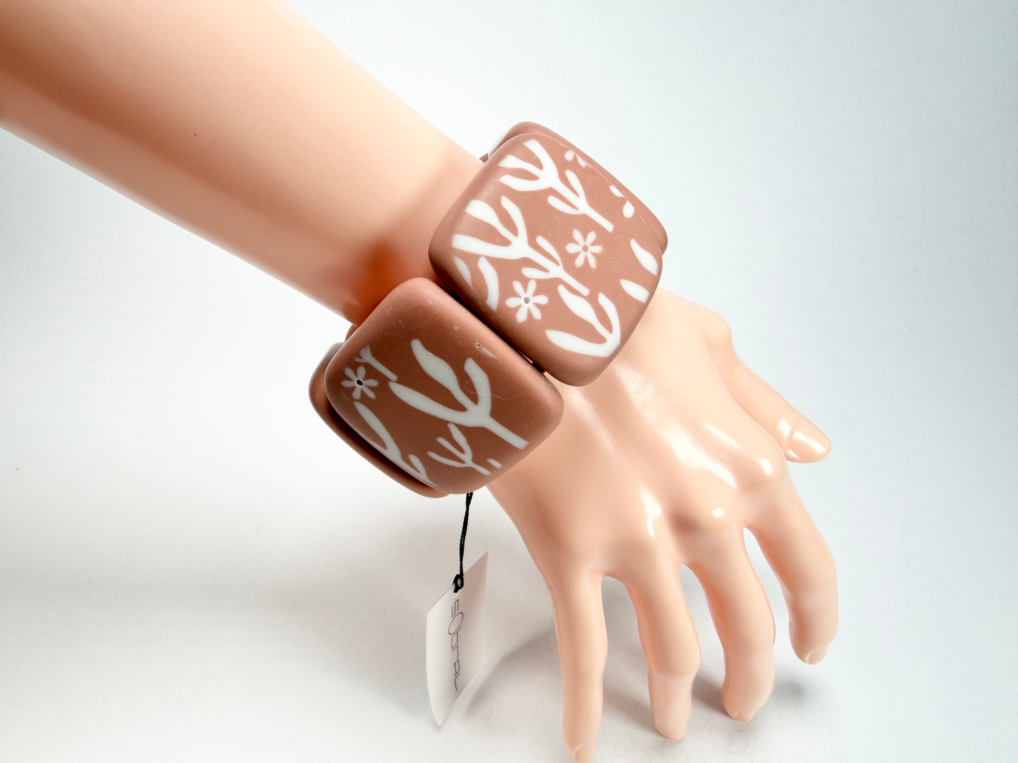 Sobral -  Caruaru "Caruaru" Elasticated Resin Bracelet ( 005500 )