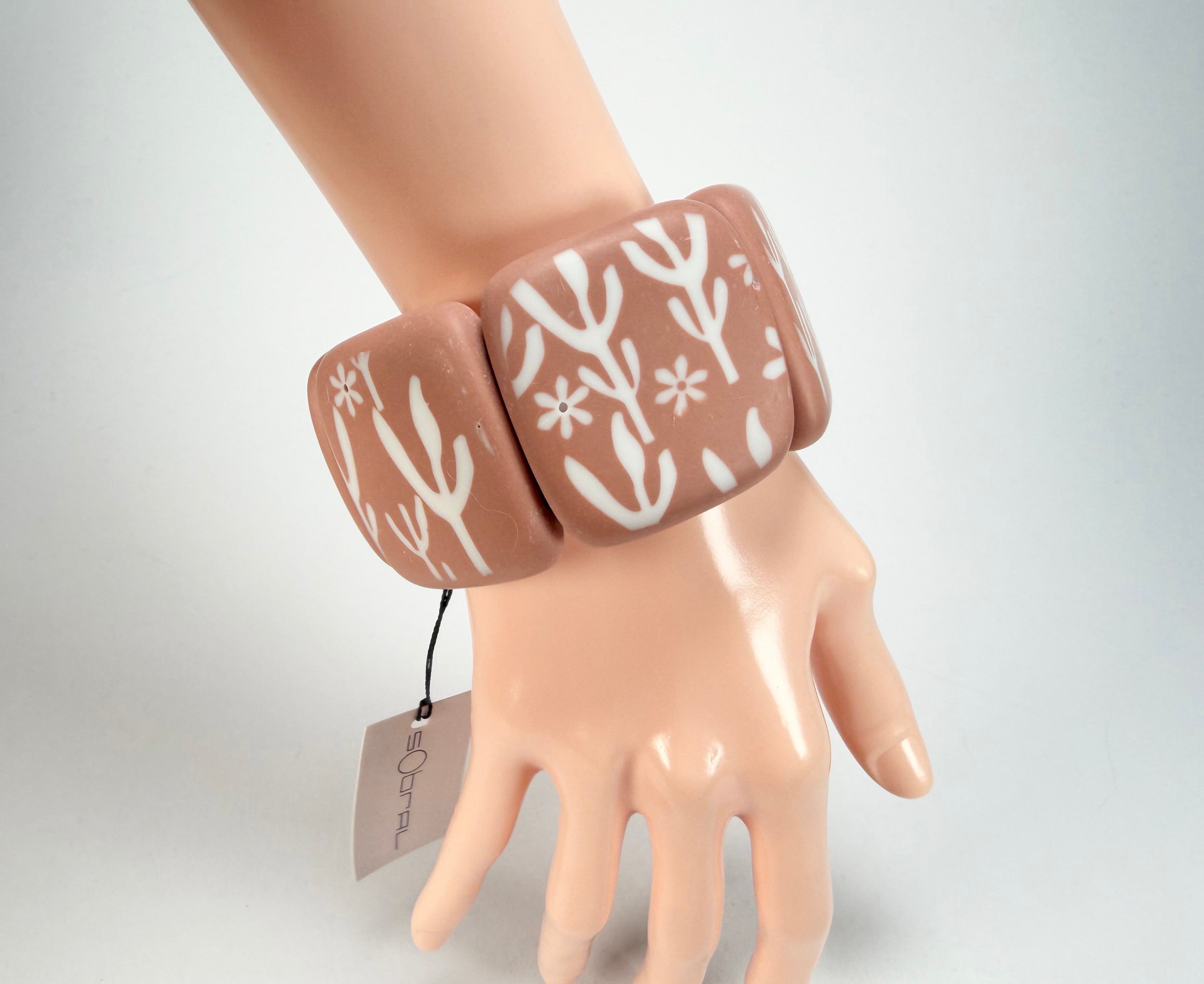 Sobral -  Caruaru "Caruaru" Elasticated Resin Bracelet ( 005500 )