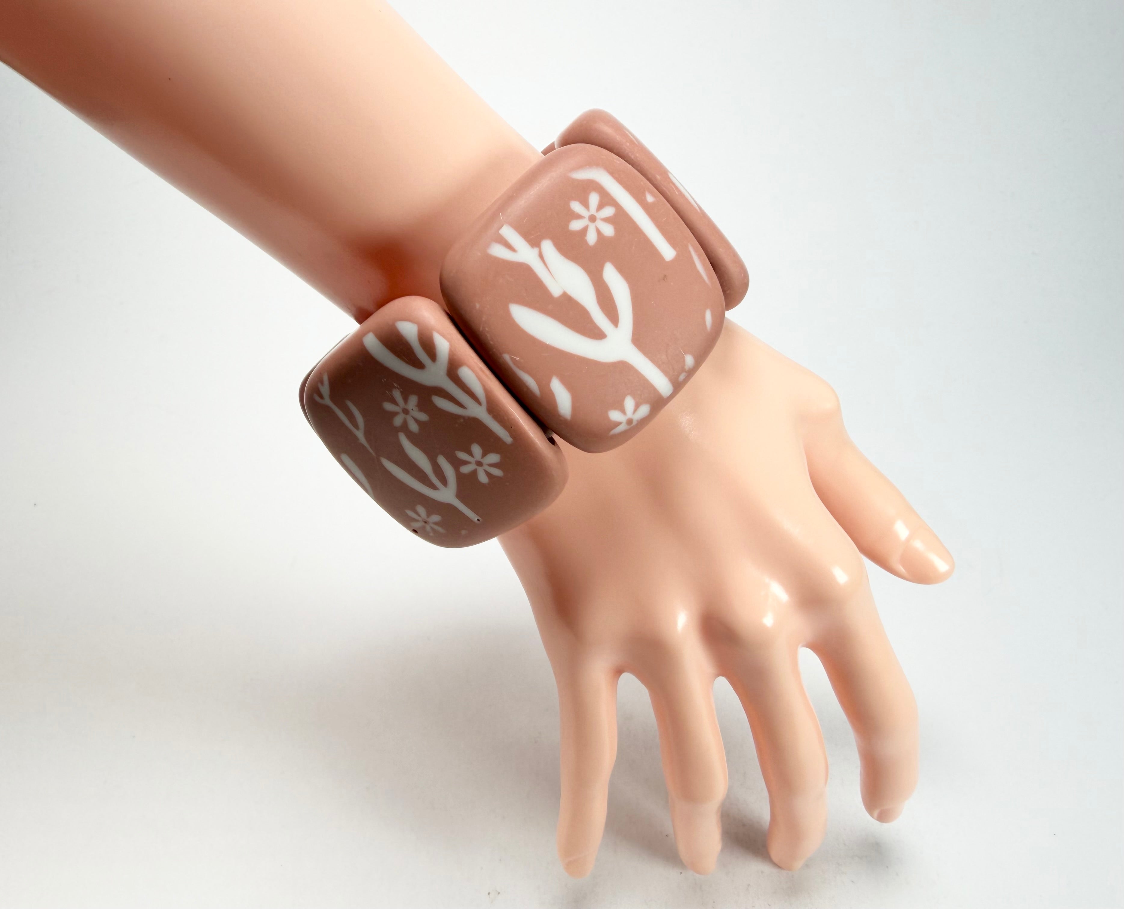 Sobral -  Caruaru "Caruaru" Elasticated Resin Bracelet ( 005500 )