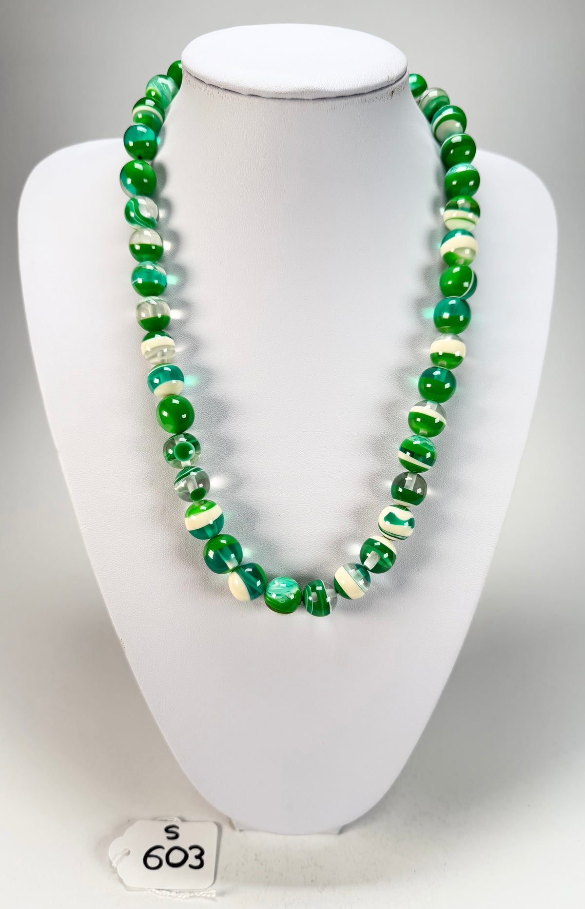 Sobral - Planets "Saturno" Studio Creation Short Green Resin Necklace ( 000000 )