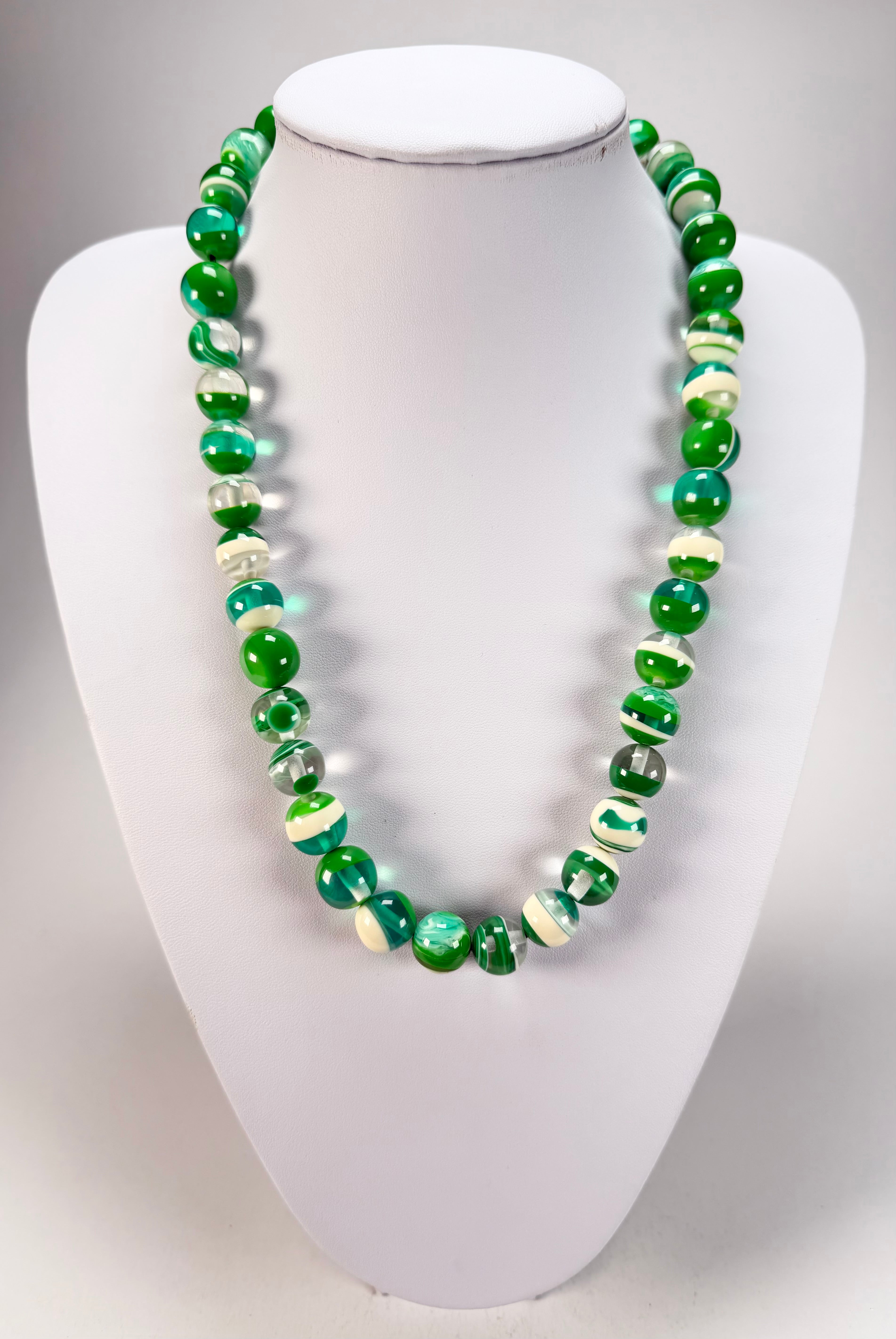 Sobral - Planets "Saturno" Studio Creation Short Green Resin Necklace ( 000000 )