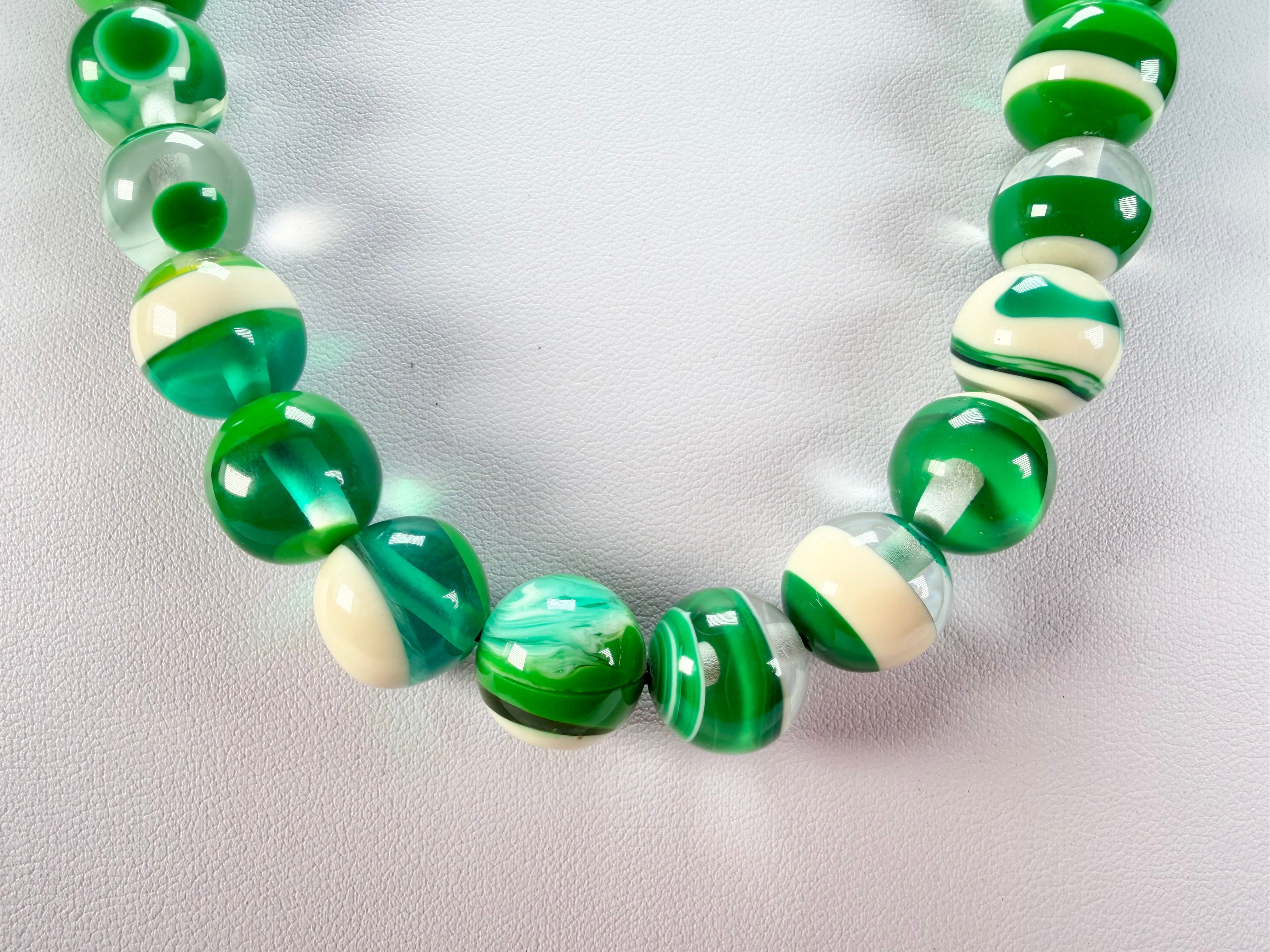 Sobral - Planets "Saturno" Studio Creation Short Green Resin Necklace ( 000000 )