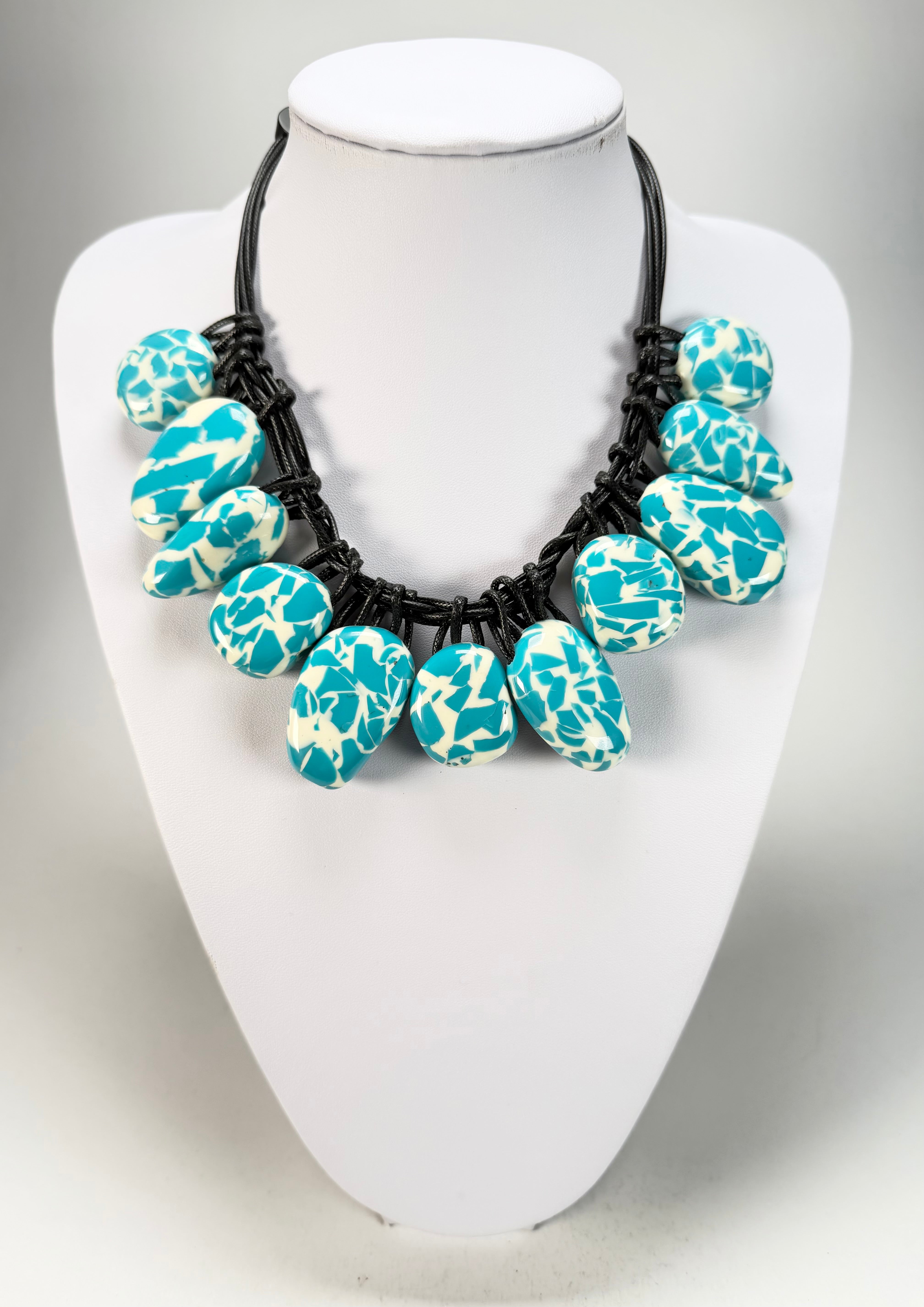 Sobral - Studio Creation "Fragments" Blue & White Resin Necklace ( 000000 )