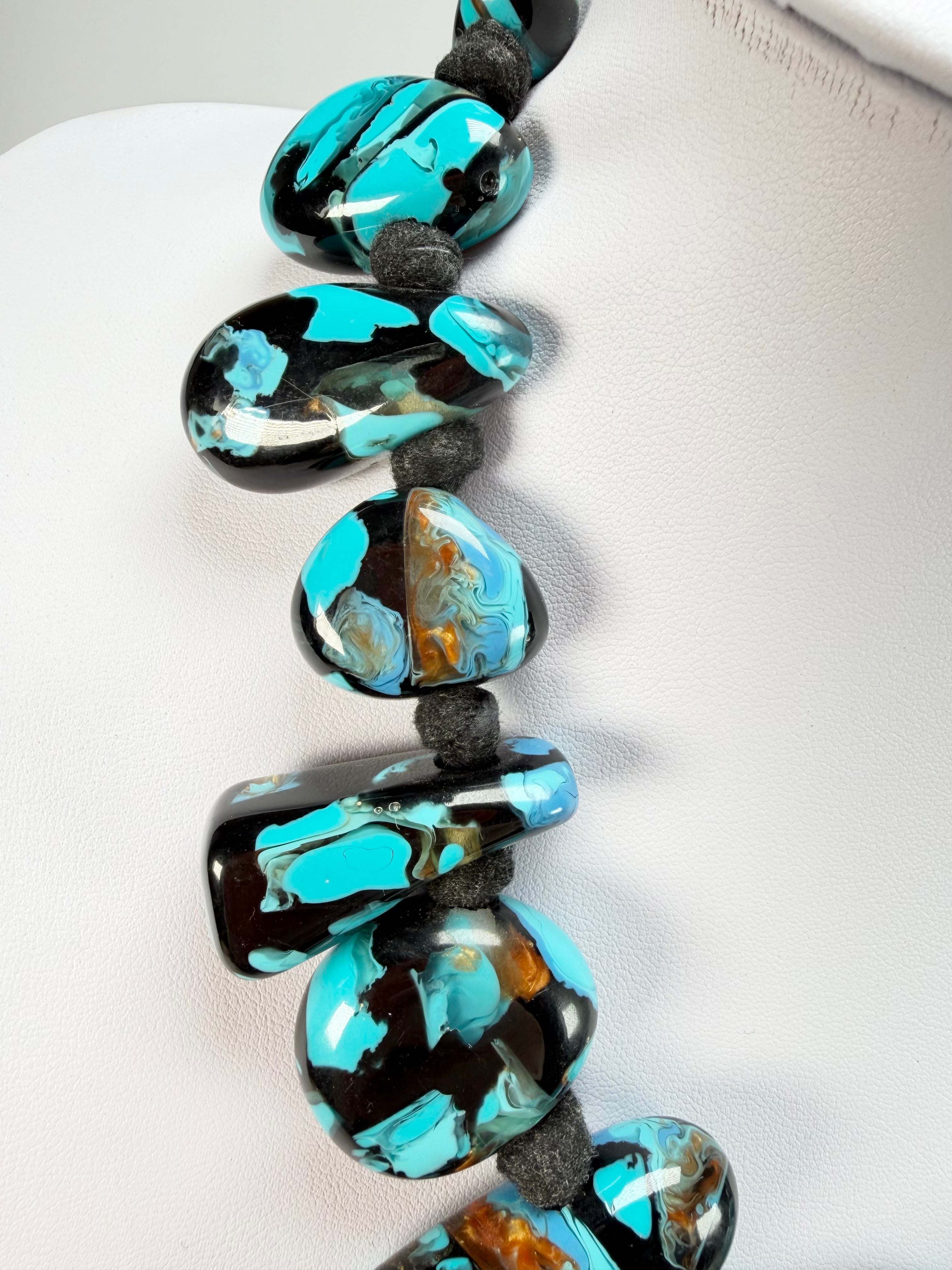 Sobral - Studio Creation "The Light & The Dark" Resin Necklace ( 000000 )