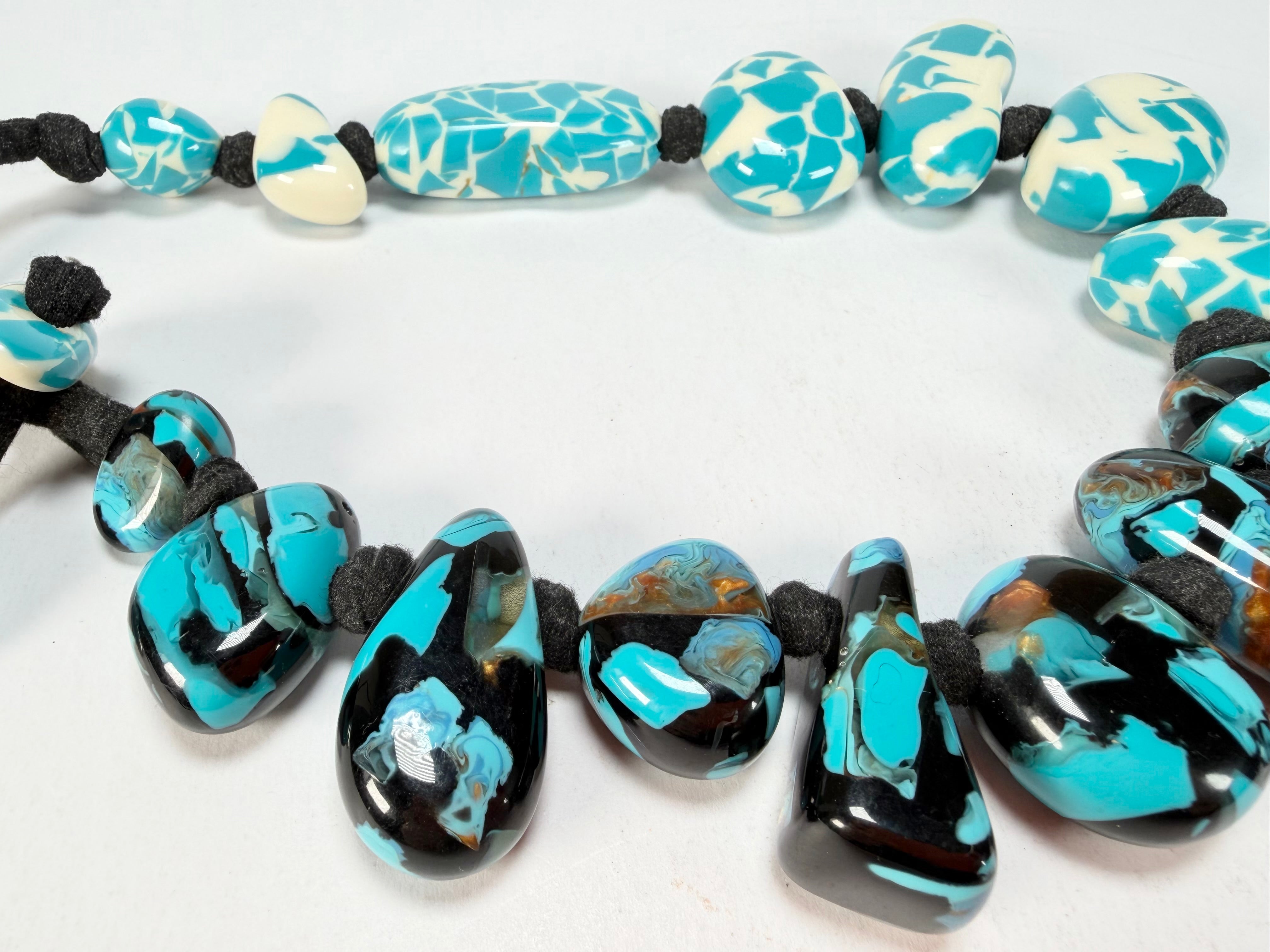 Sobral - Studio Creation "The Light & The Dark" Resin Necklace ( 000000 )