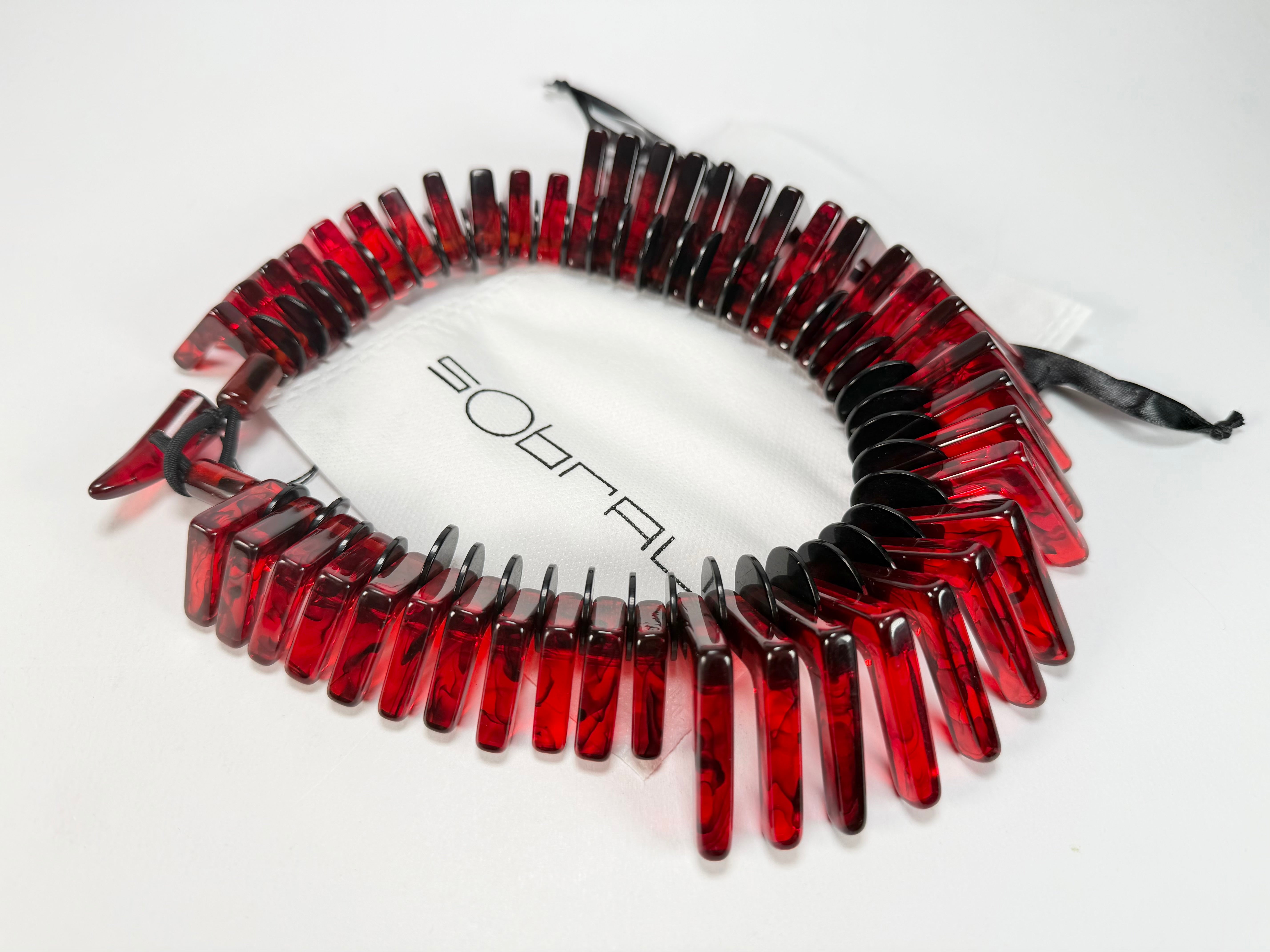 Sobral - Studio Creation "Aranha" Black & Dark Red Resin Necklace ( 000000 )