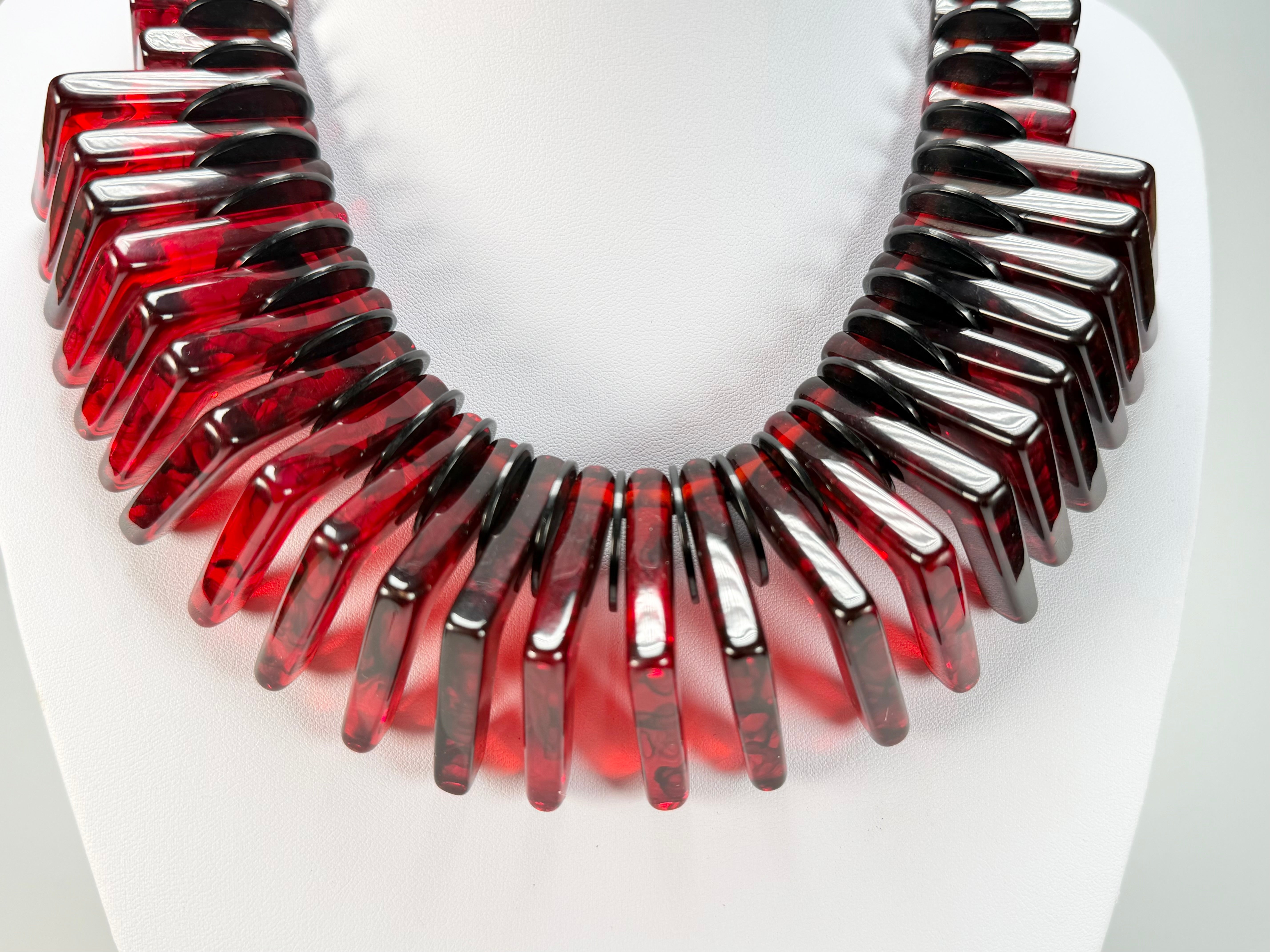 Sobral - Studio Creation "Aranha" Black & Dark Red Resin Necklace ( 000000 )