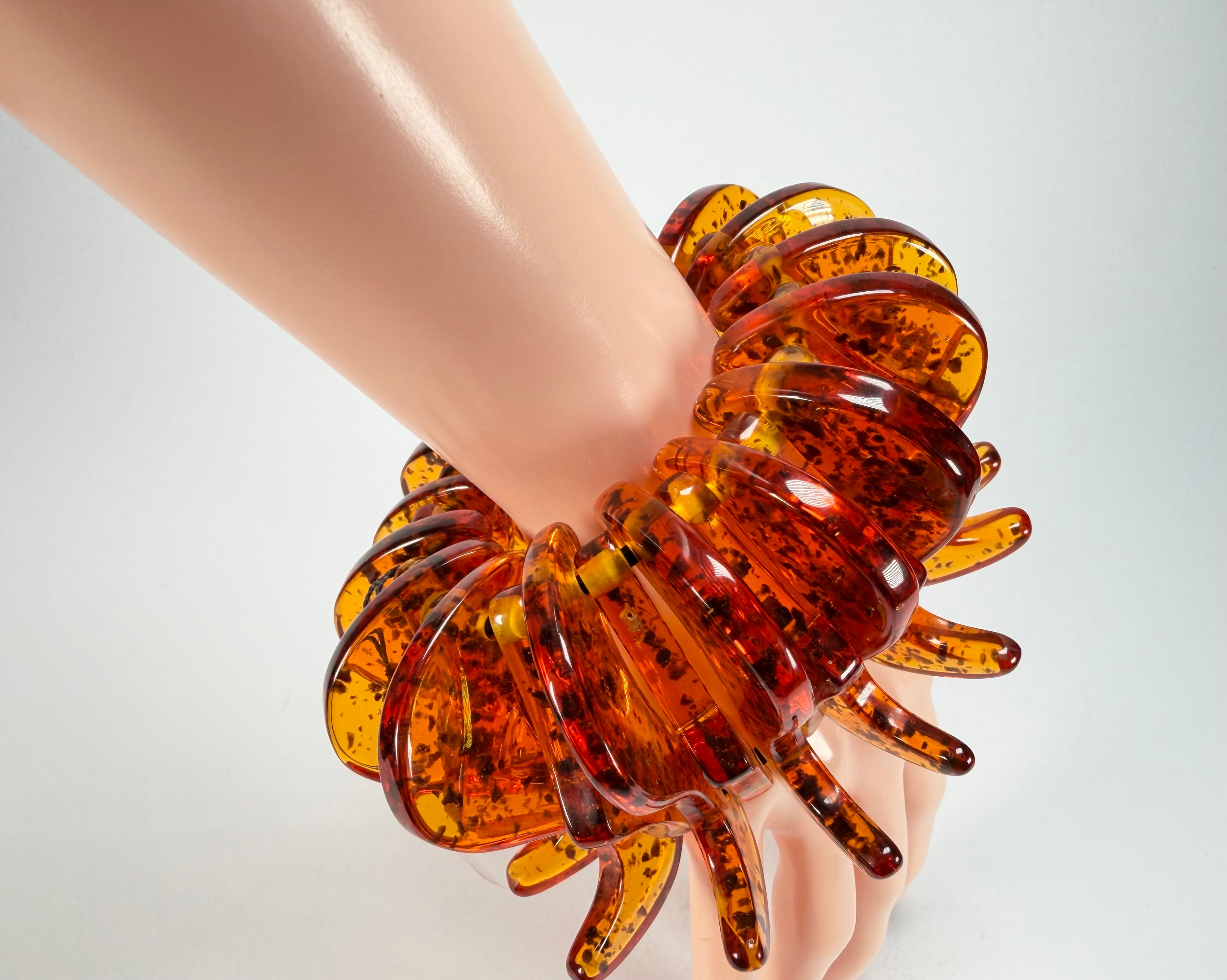 Sobral - Amber "Cogumelo" Studio Creation Elasticated Resin Bracelet ( 000000 )