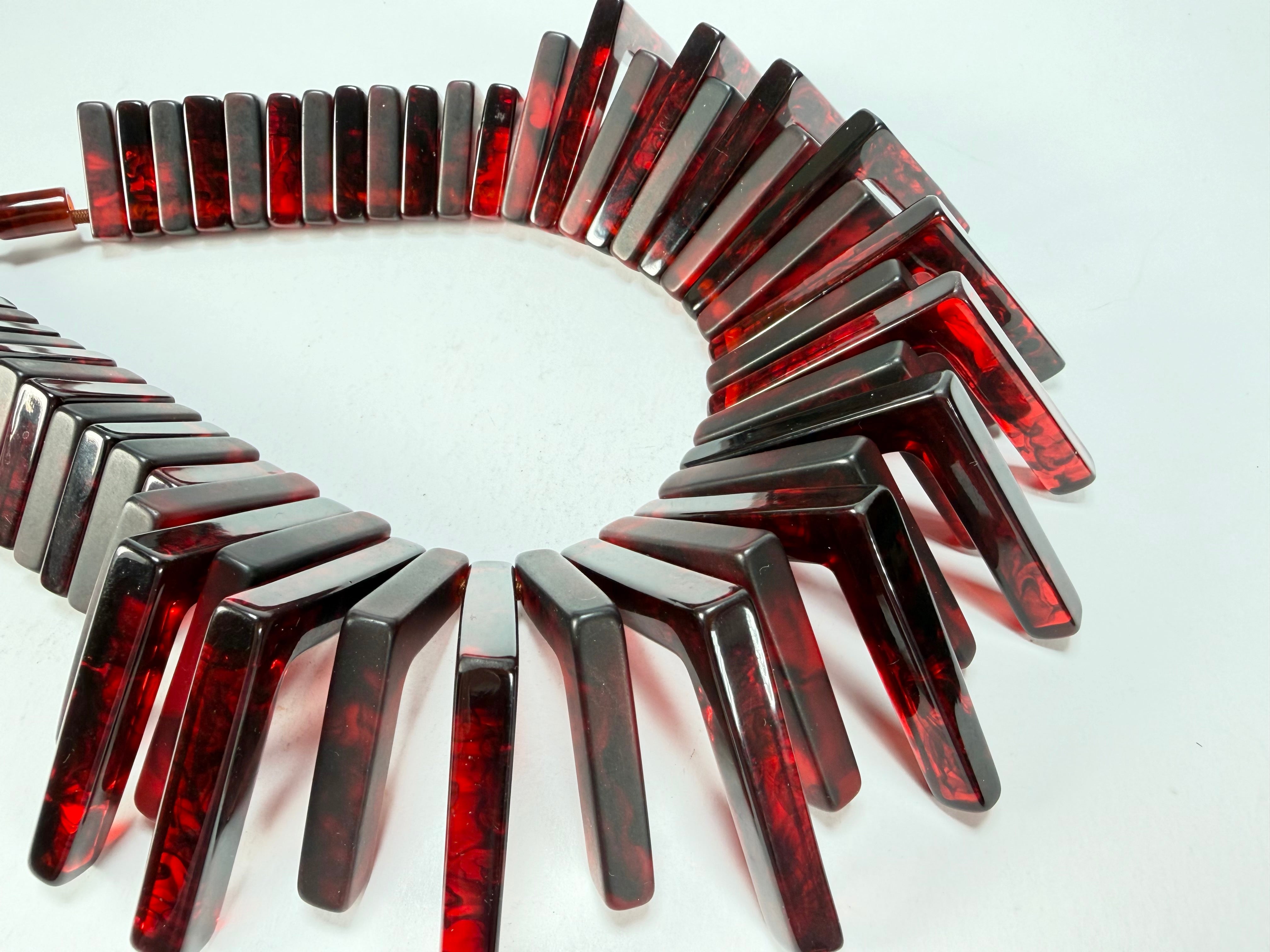 Sobral - Studio Creation "Aranha Tóxica" Black & Dark Red Resin Necklace ( 000000 )