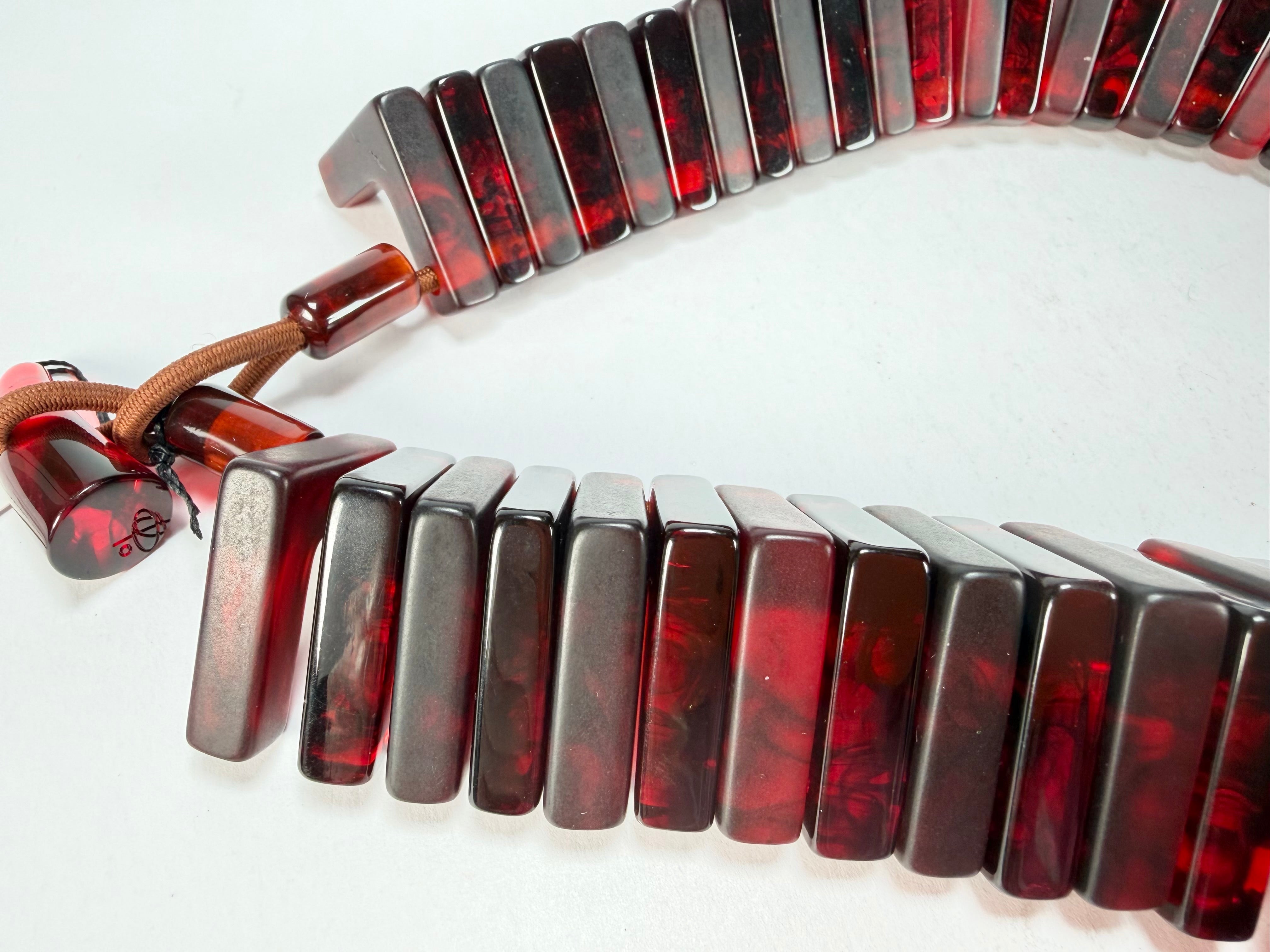 Sobral - Studio Creation "Aranha Tóxica" Black & Dark Red Resin Necklace ( 000000 )