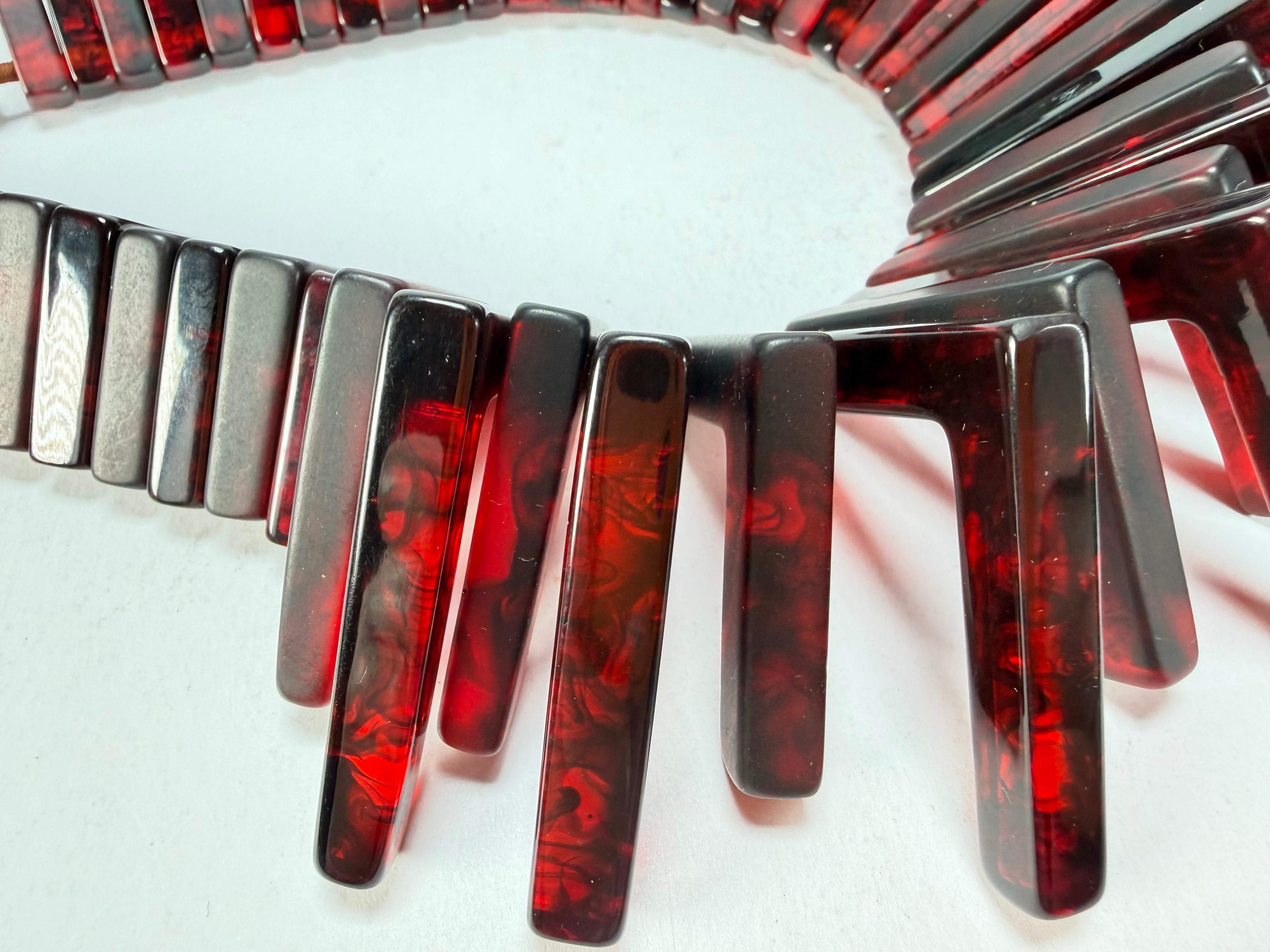 Sobral - Studio Creation "Aranha Tóxica" Black & Dark Red Resin Necklace ( 000000 )