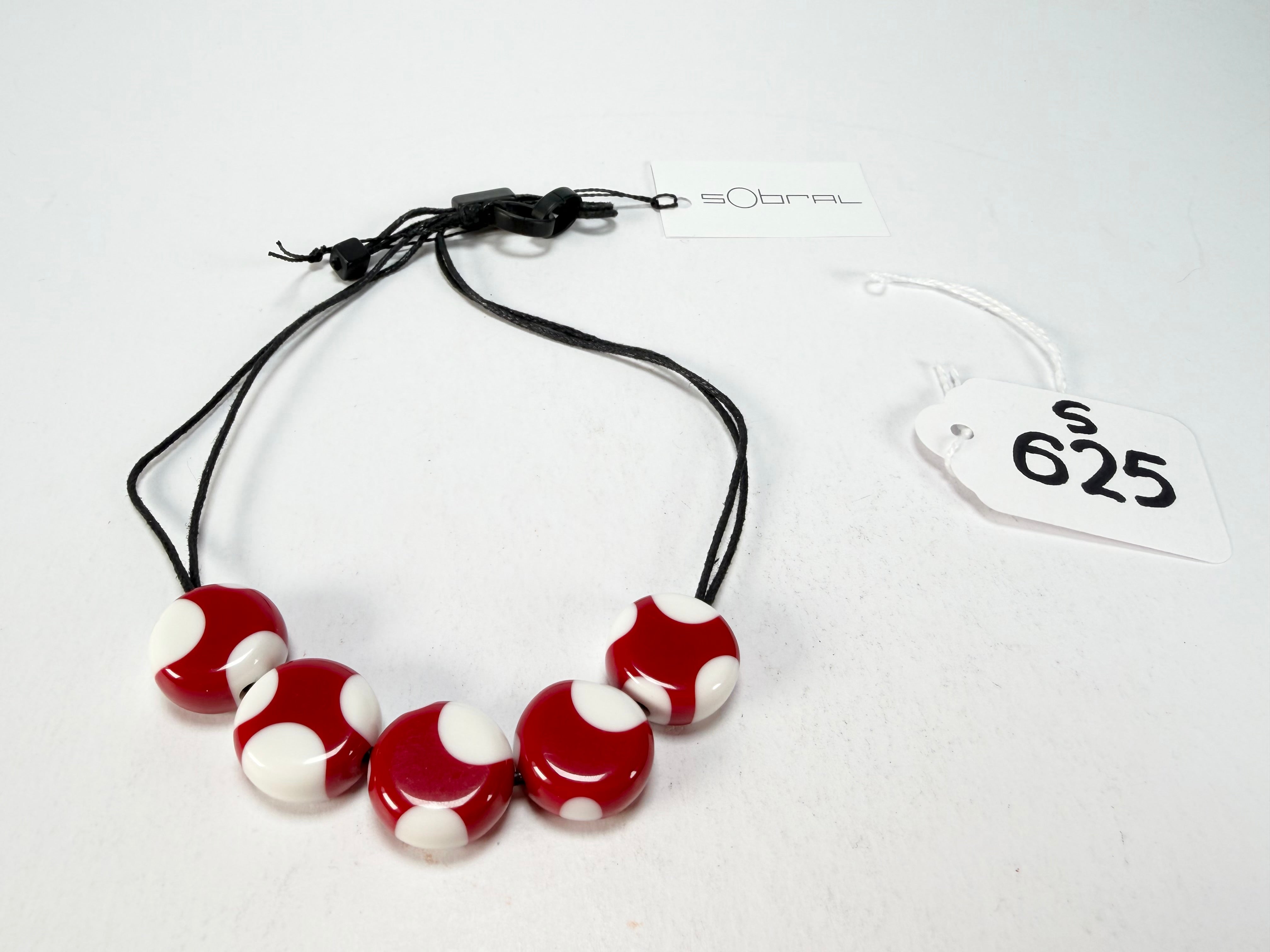 Sobral - Dots "Pointé" Red & White Resin Bracelet On Cord ( 000000 )