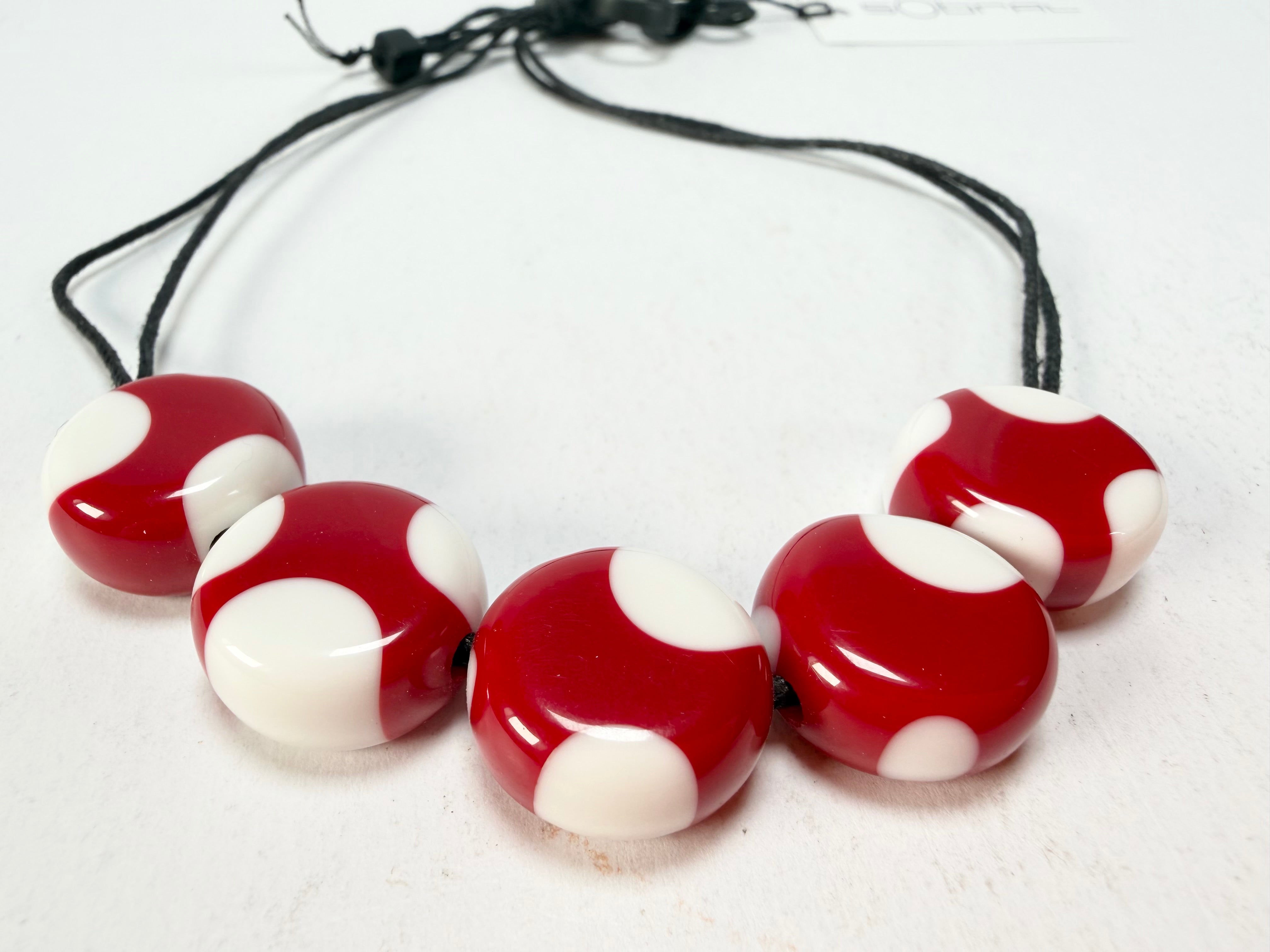 Sobral - Dots "Pointé" Red & White Resin Bracelet On Cord ( 000000 )