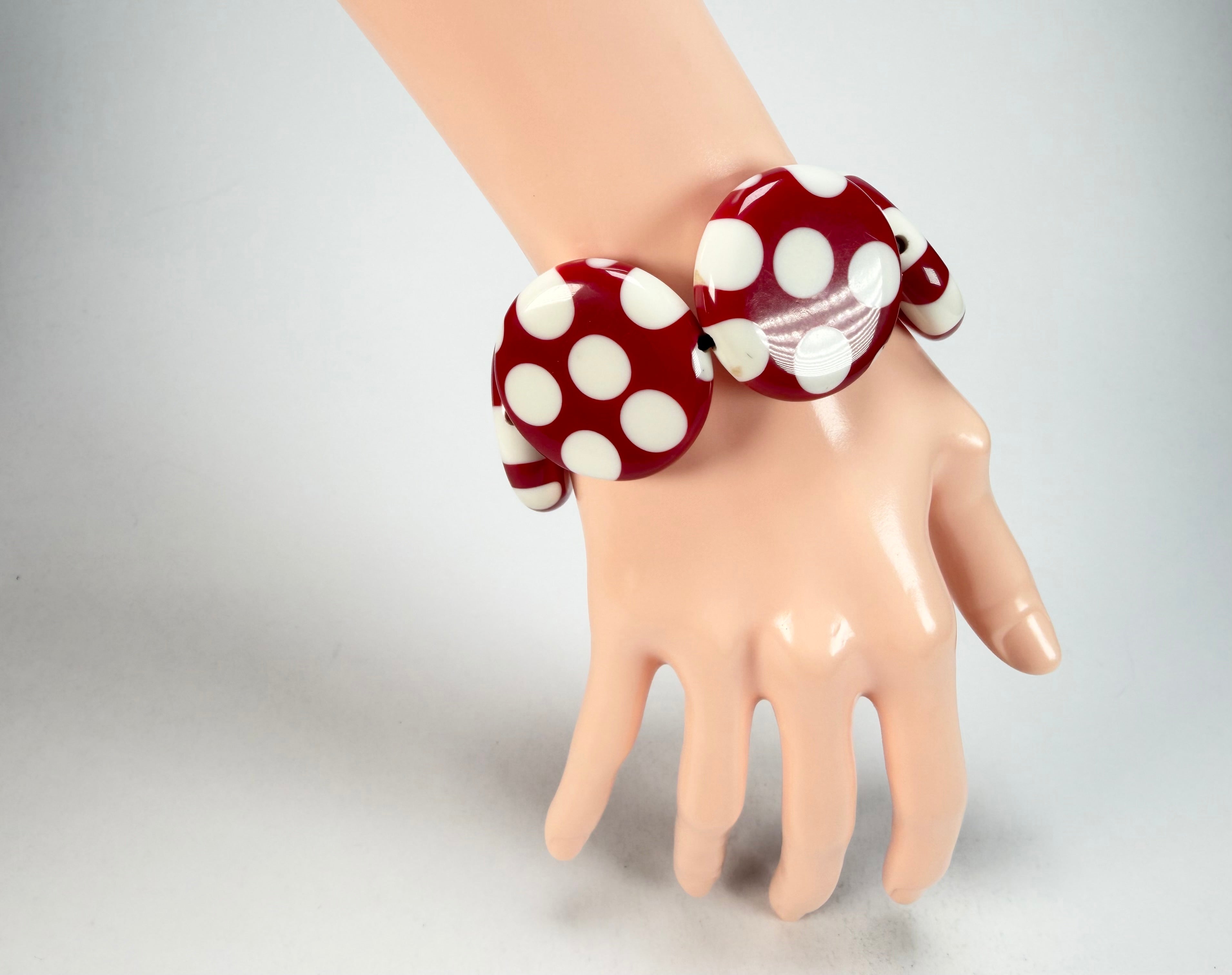 Sobral - Dots "Nº F" Red & White Elasticated Resin Bracelet ( 005361 )