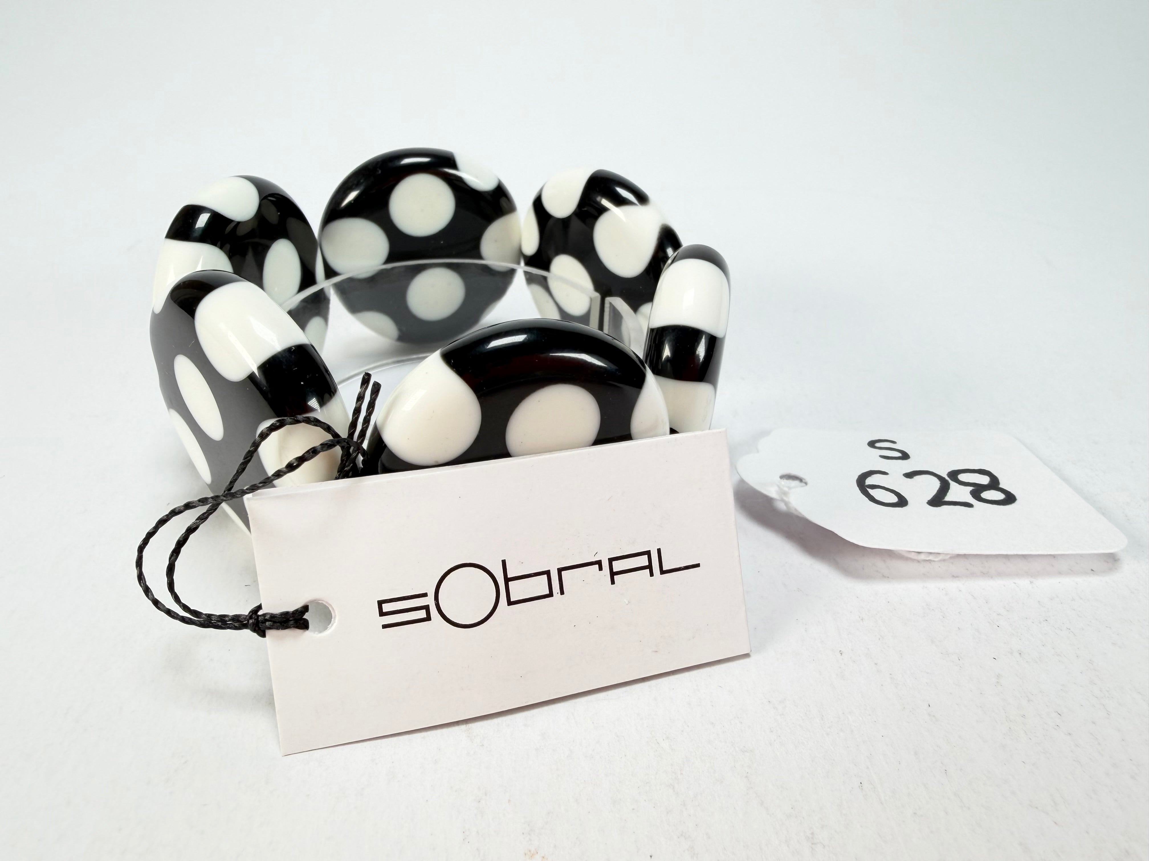 Sobral - Dots "Nº F" Black & White Elasticated Resin Bracelet ( 005361 )