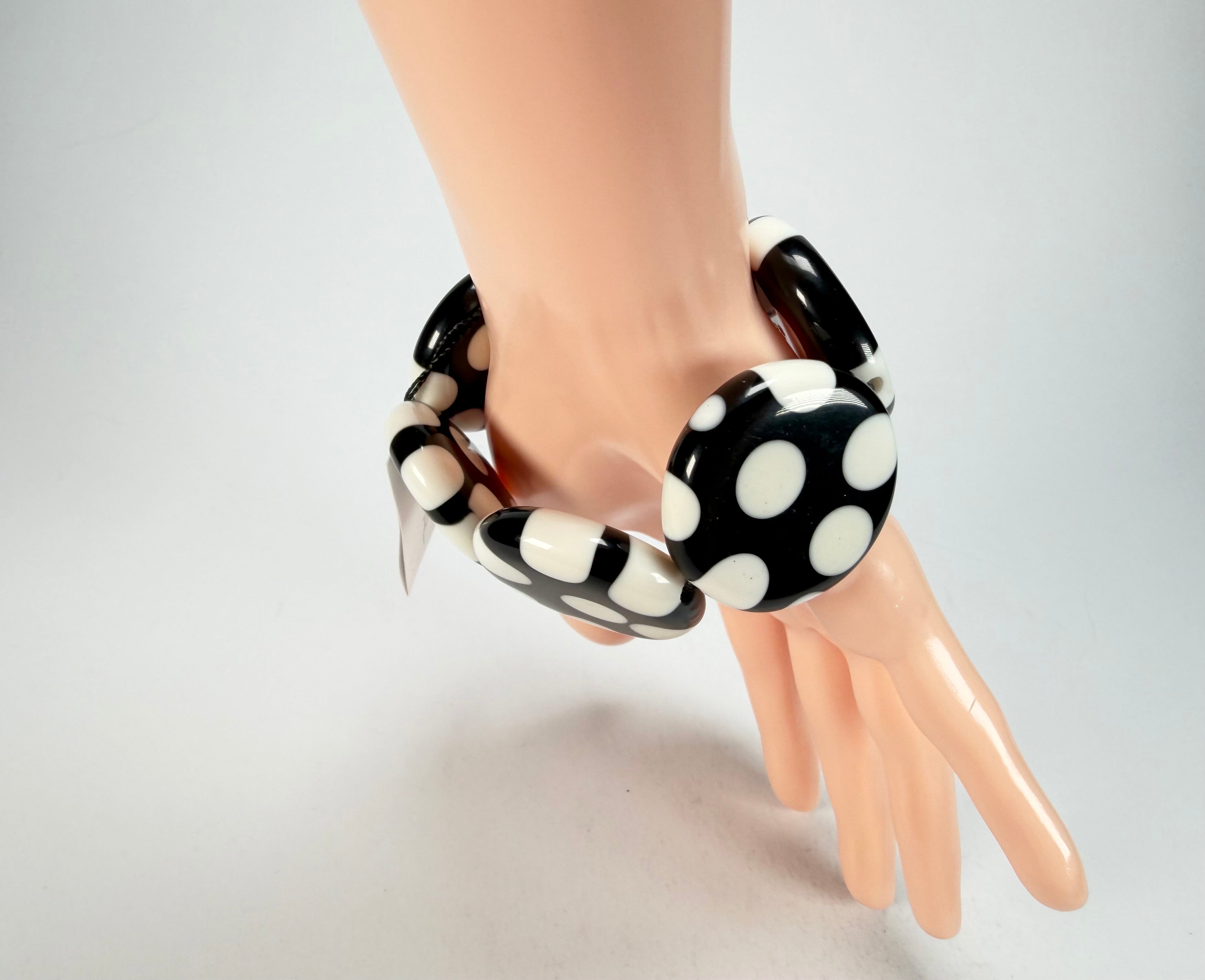 Sobral - Dots "Nº F" Black & White Elasticated Resin Bracelet ( 005361 )