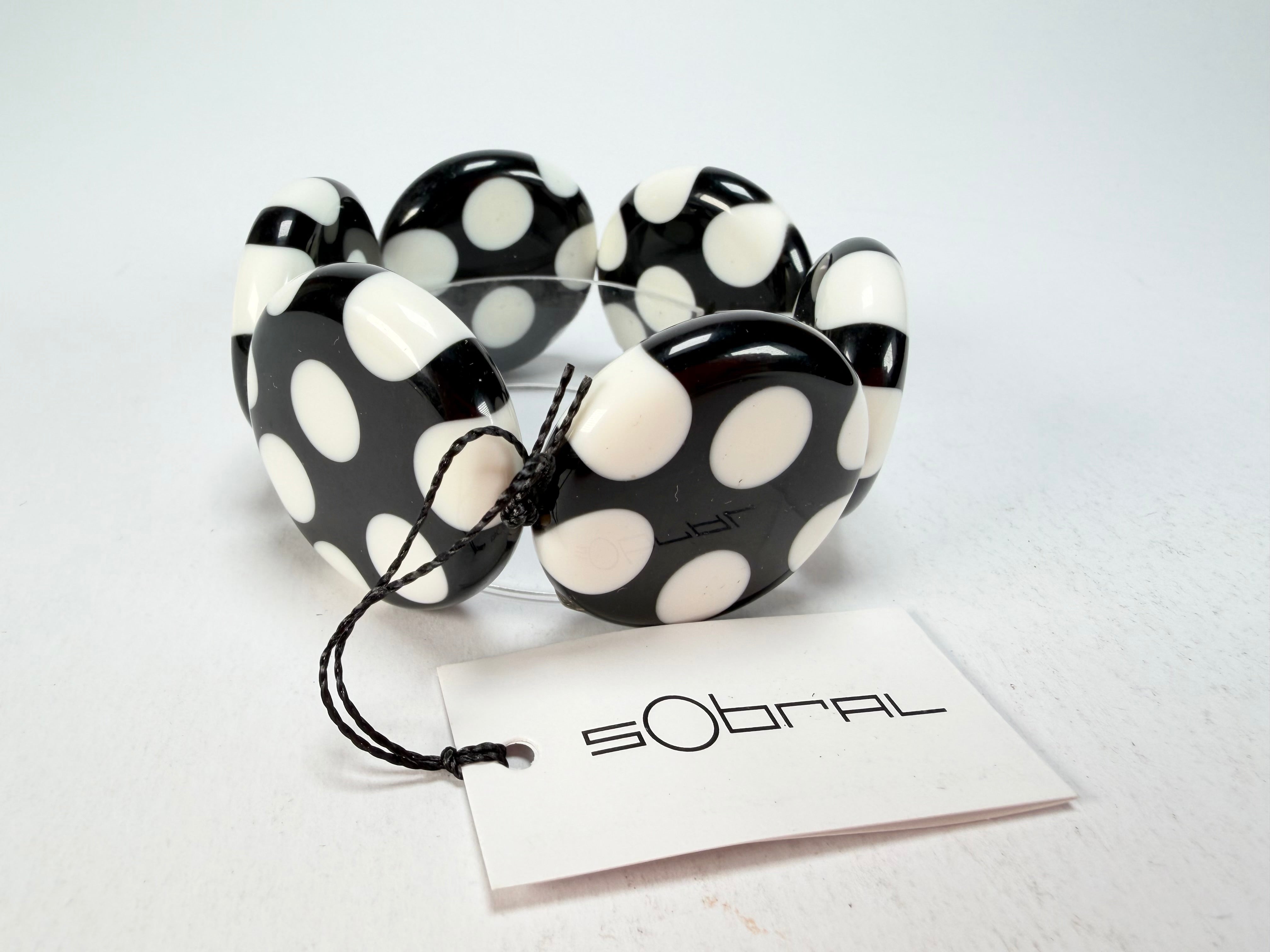 Sobral - Dots "Nº F" Black & White Elasticated Resin Bracelet ( 005361 )