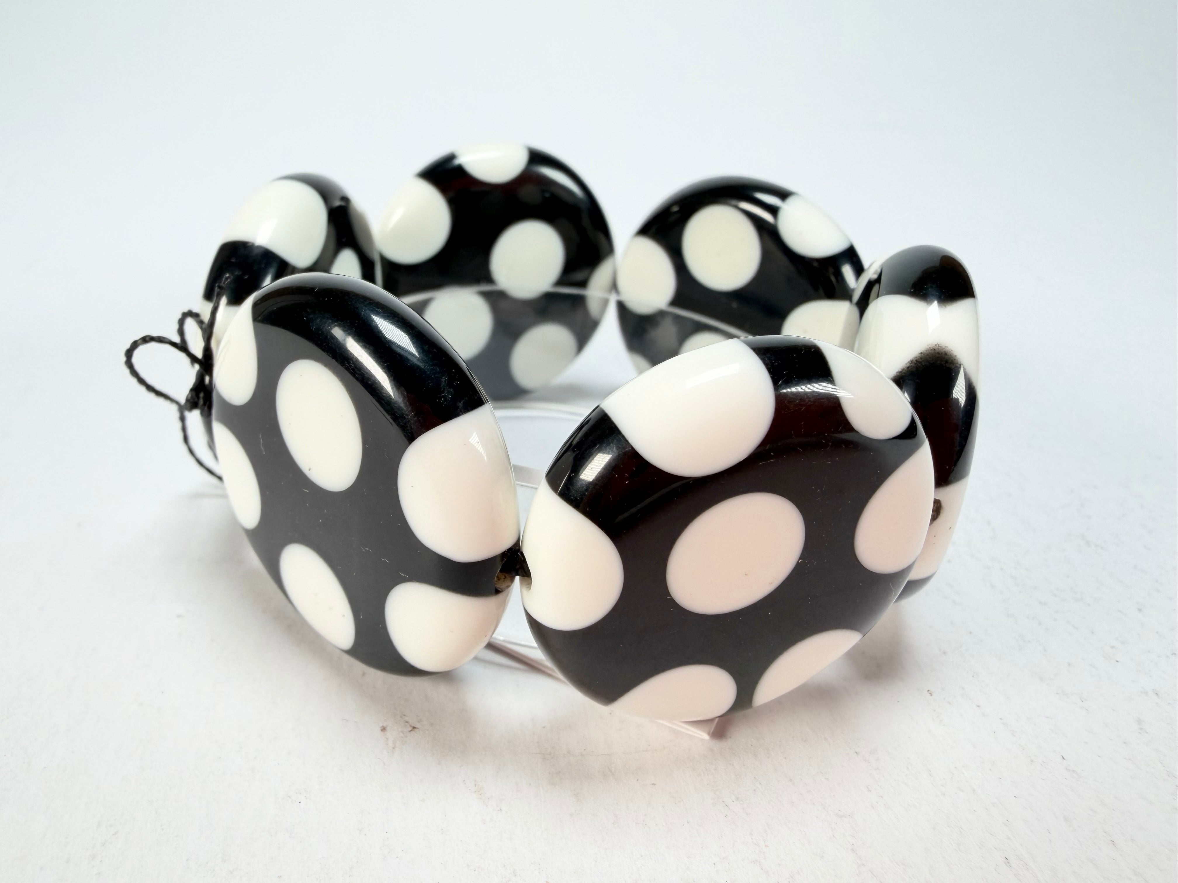 Sobral - Dots "Nº F" Black & White Elasticated Resin Bracelet ( 005361 )
