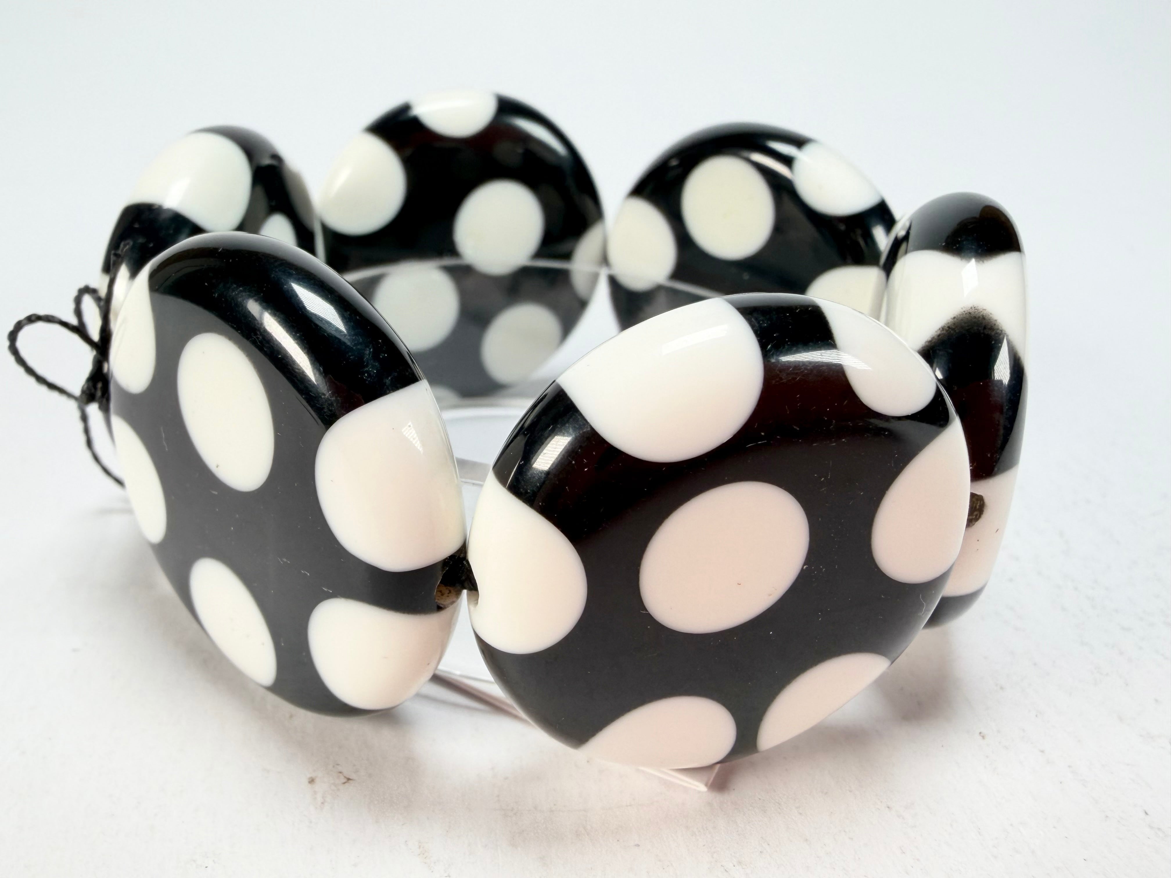 Sobral - Dots "Nº F" Black & White Elasticated Resin Bracelet ( 005361 )