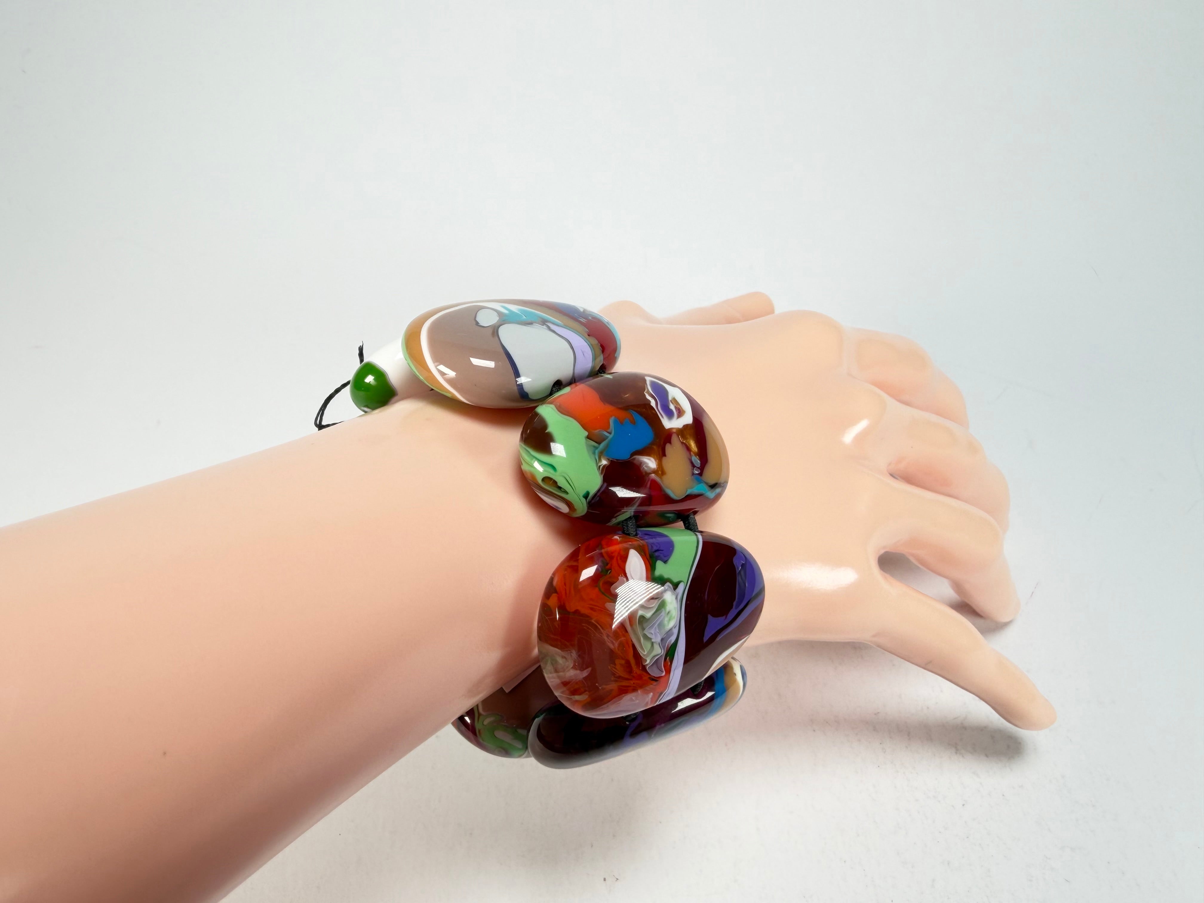 Sobral - Multi-Colour "Folha" Pollock Elasticated Resin Bracelet ( 005519 )