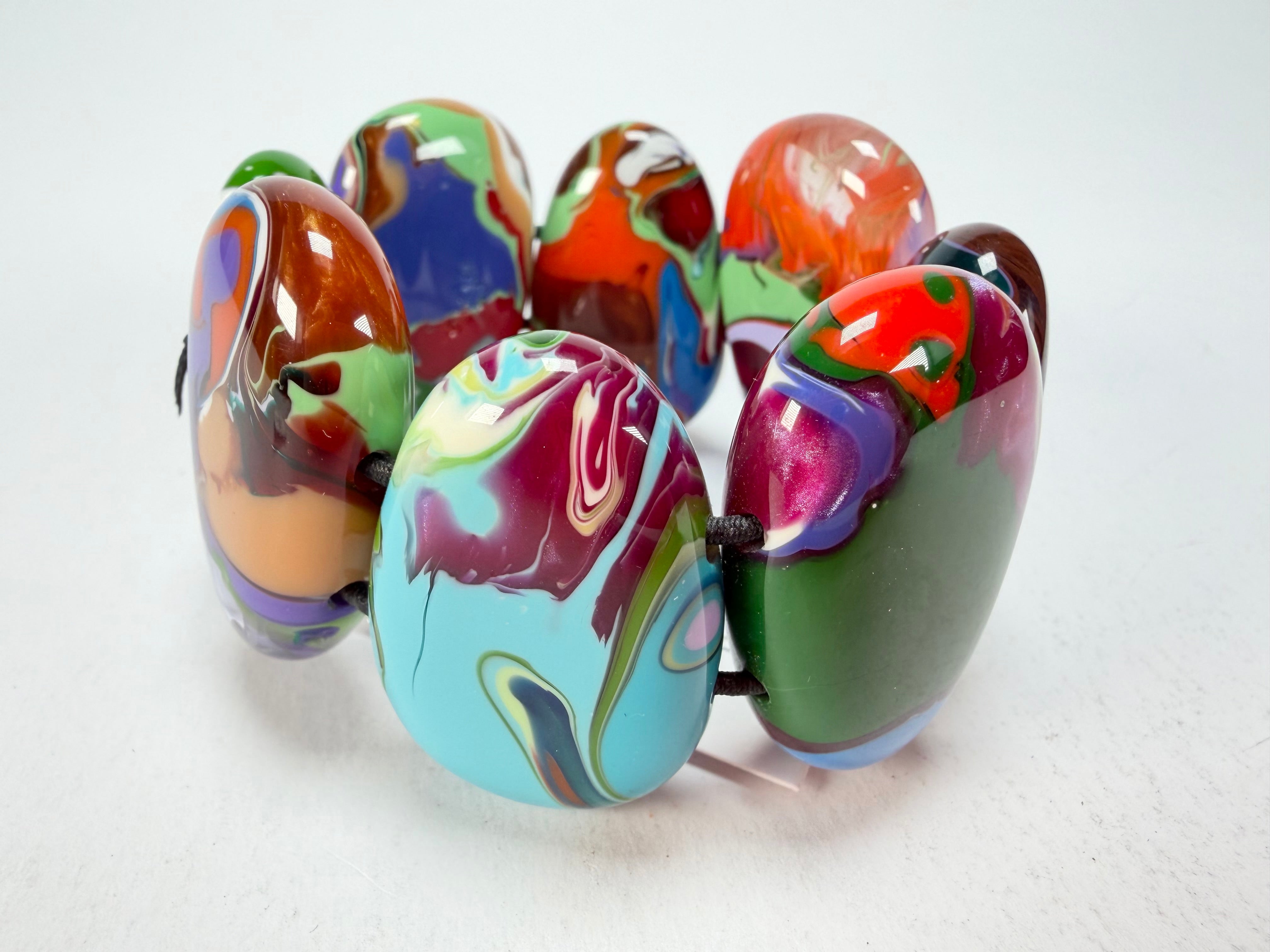 Sobral - Multi-Colour "Folha" Pollock Elasticated Resin Bracelet ( 005519 )