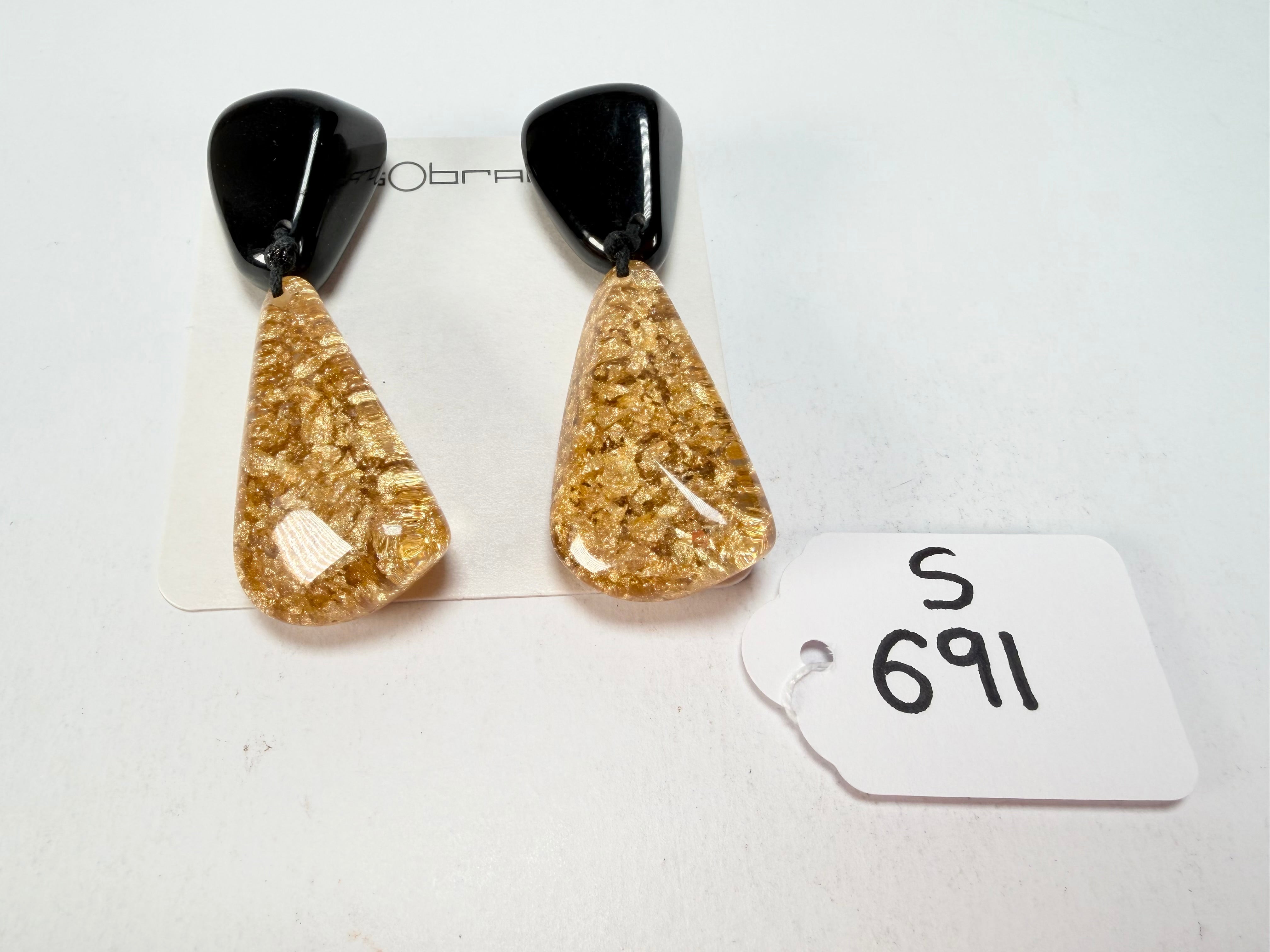 Sobral - Metalique "Cusco" Black & Gold Resin Clip On Earrings ( 001417 )