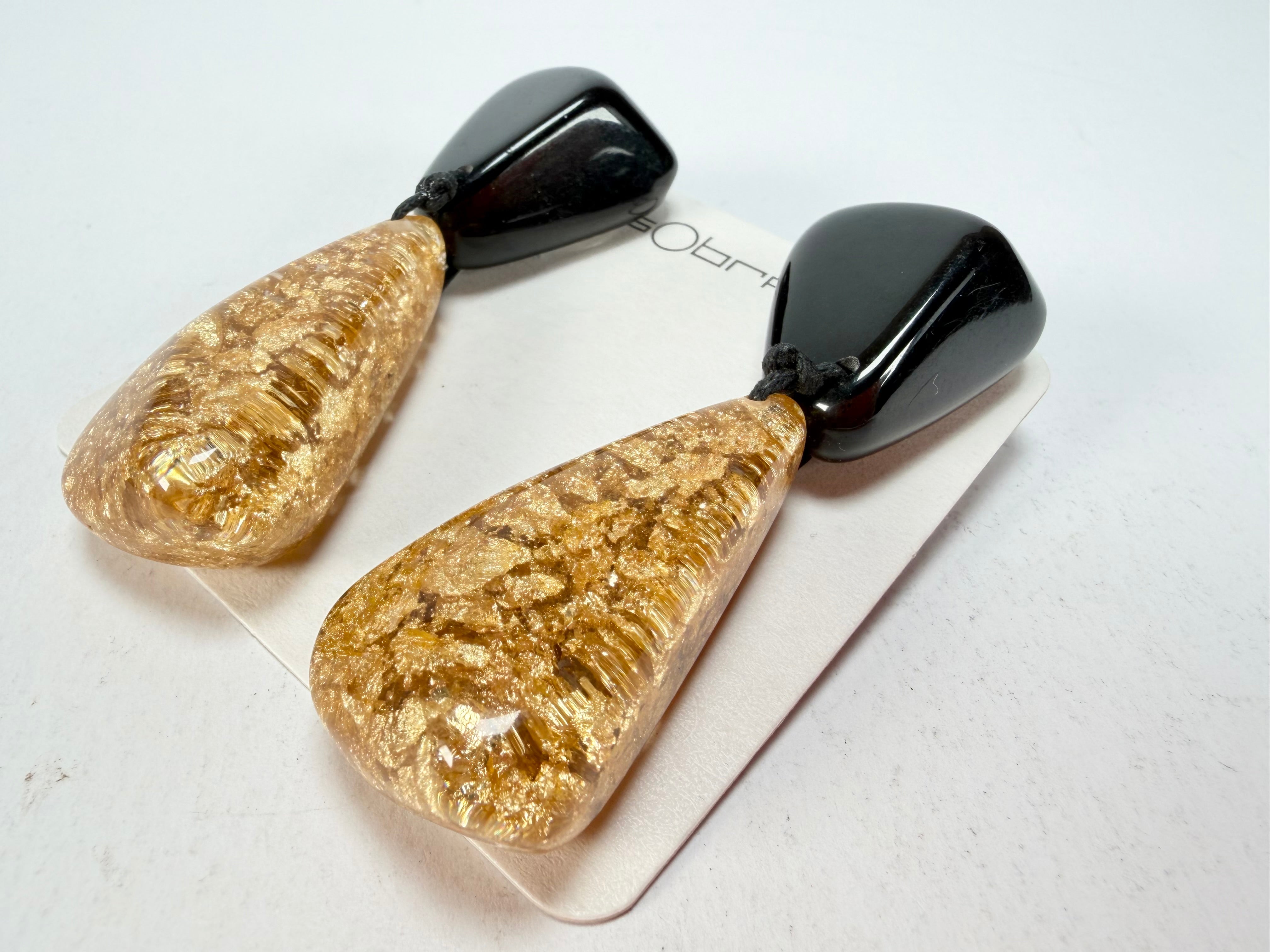 Sobral - Metalique "Cusco" Black & Gold Resin Clip On Earrings ( 001417 )