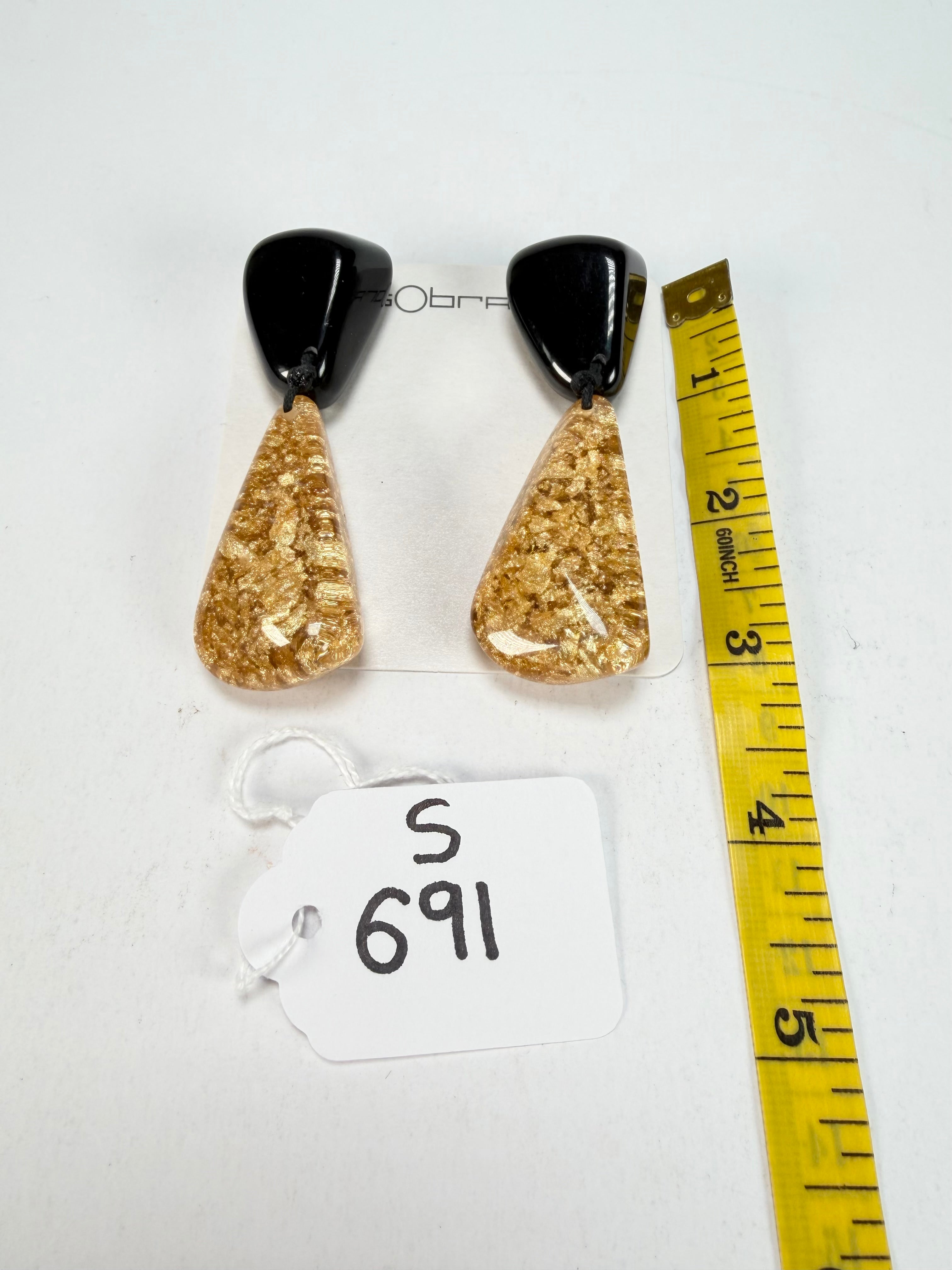 Sobral - Metalique "Cusco" Black & Gold Resin Clip On Earrings ( 001417 )