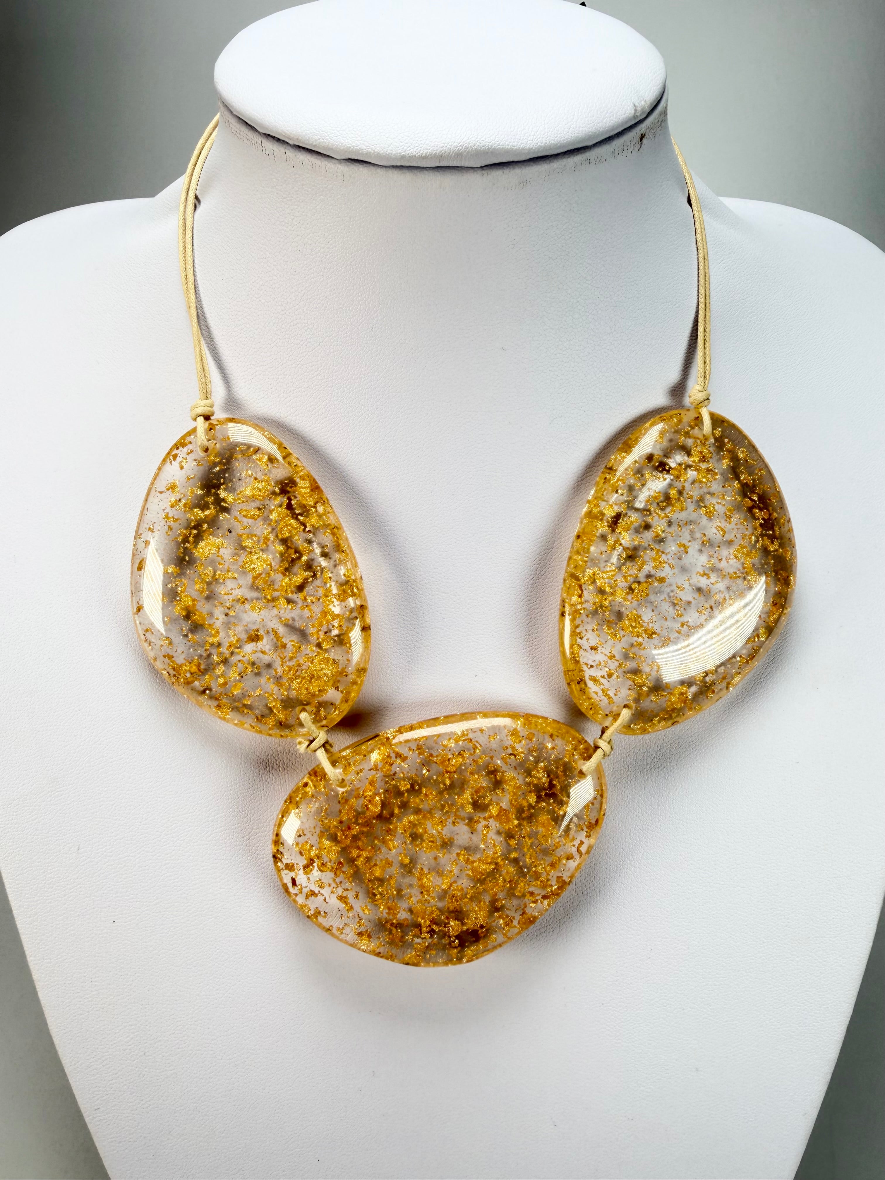 Sobral - Metalique "Ebony" Resin Necklace ( 004334 )