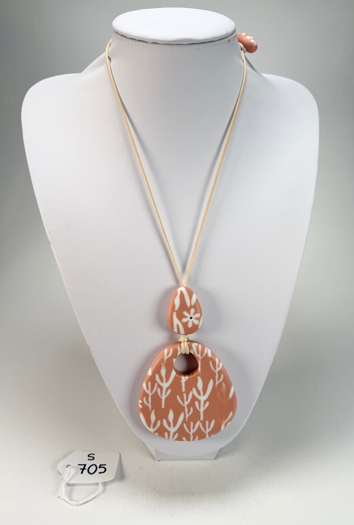 Sobral - Caruaru "Caruaru" Resin Necklace ( 005503 )
