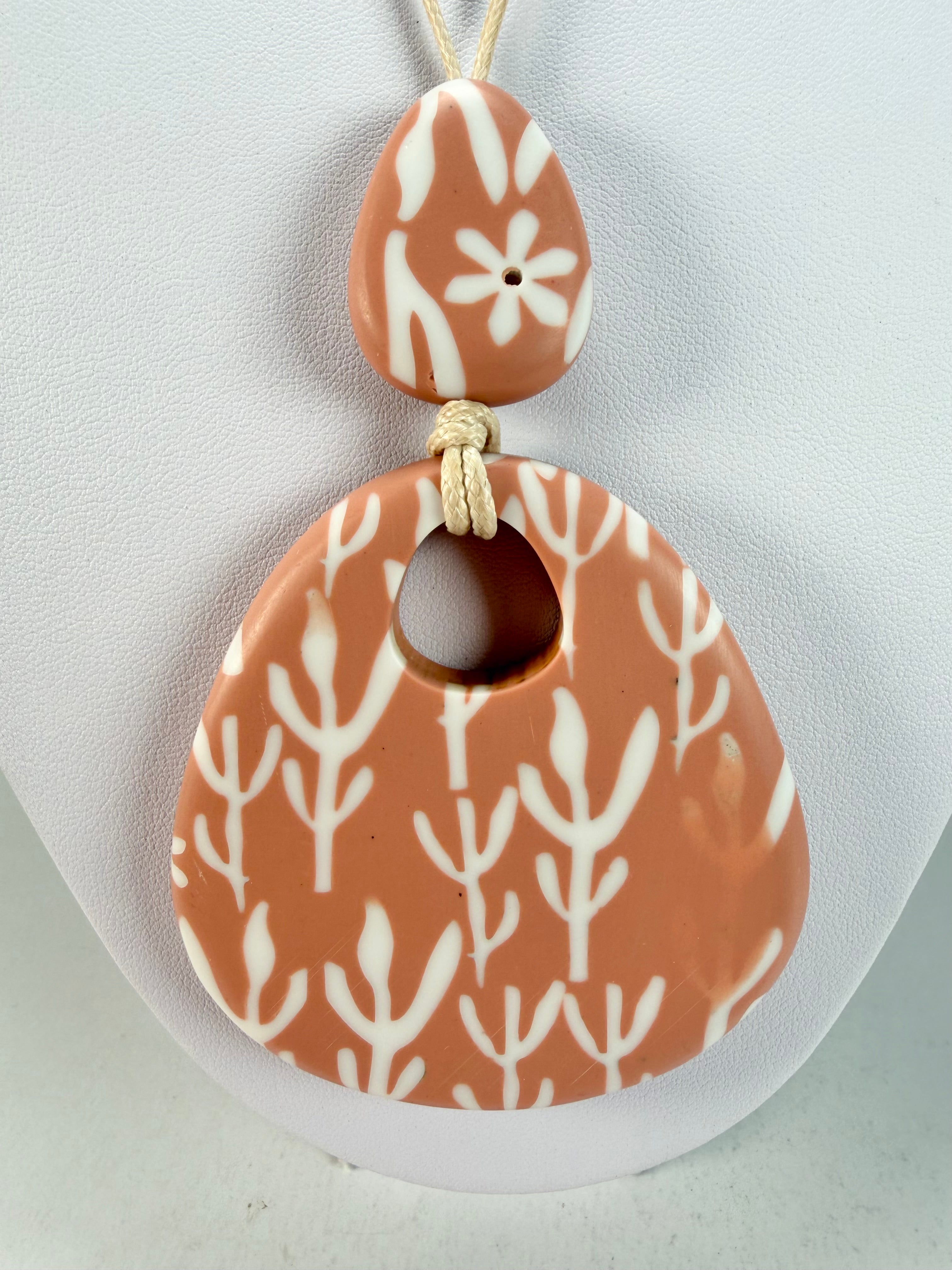 Sobral - Caruaru "Caruaru" Resin Necklace ( 005503 )