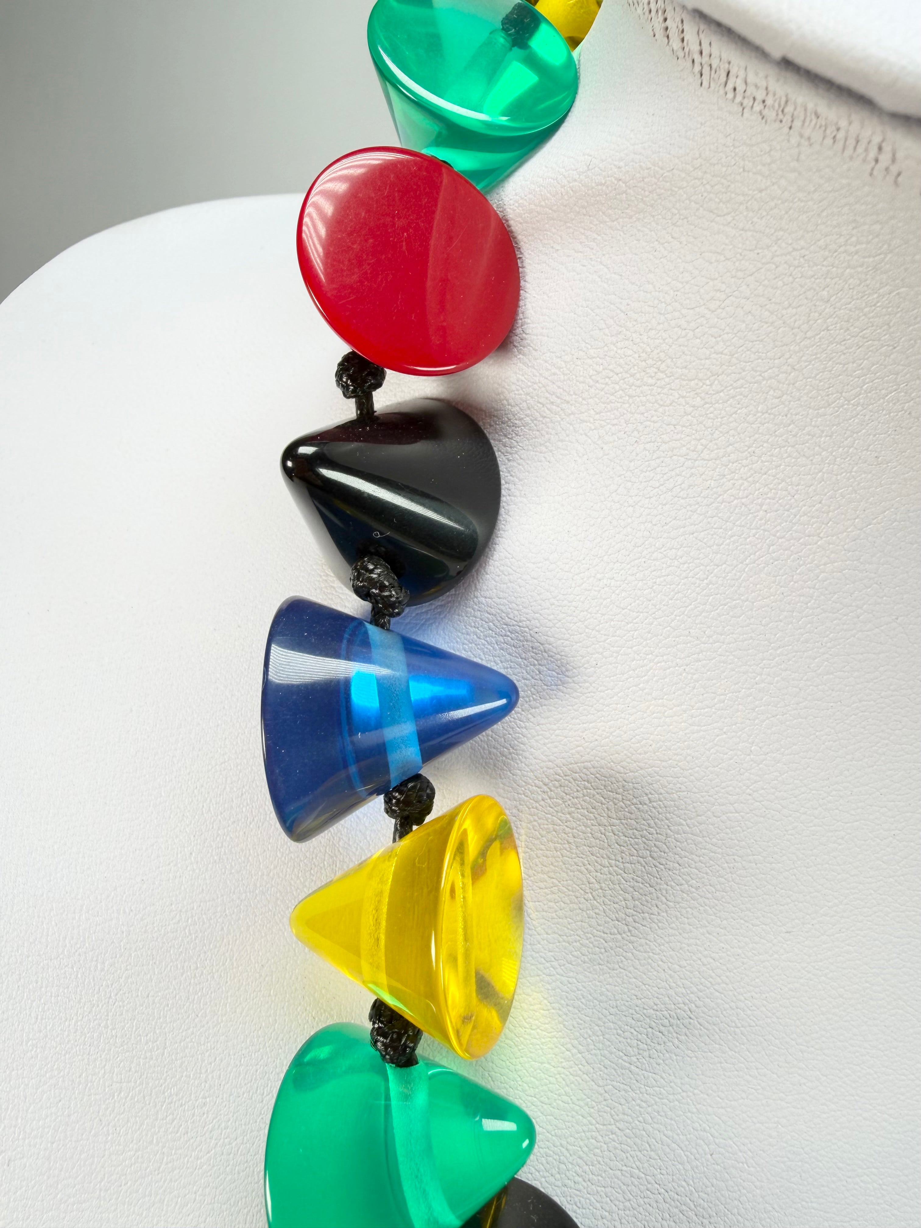 Sobral - Mix 2023 "Cones MD" Resin Necklace ( 005368 )